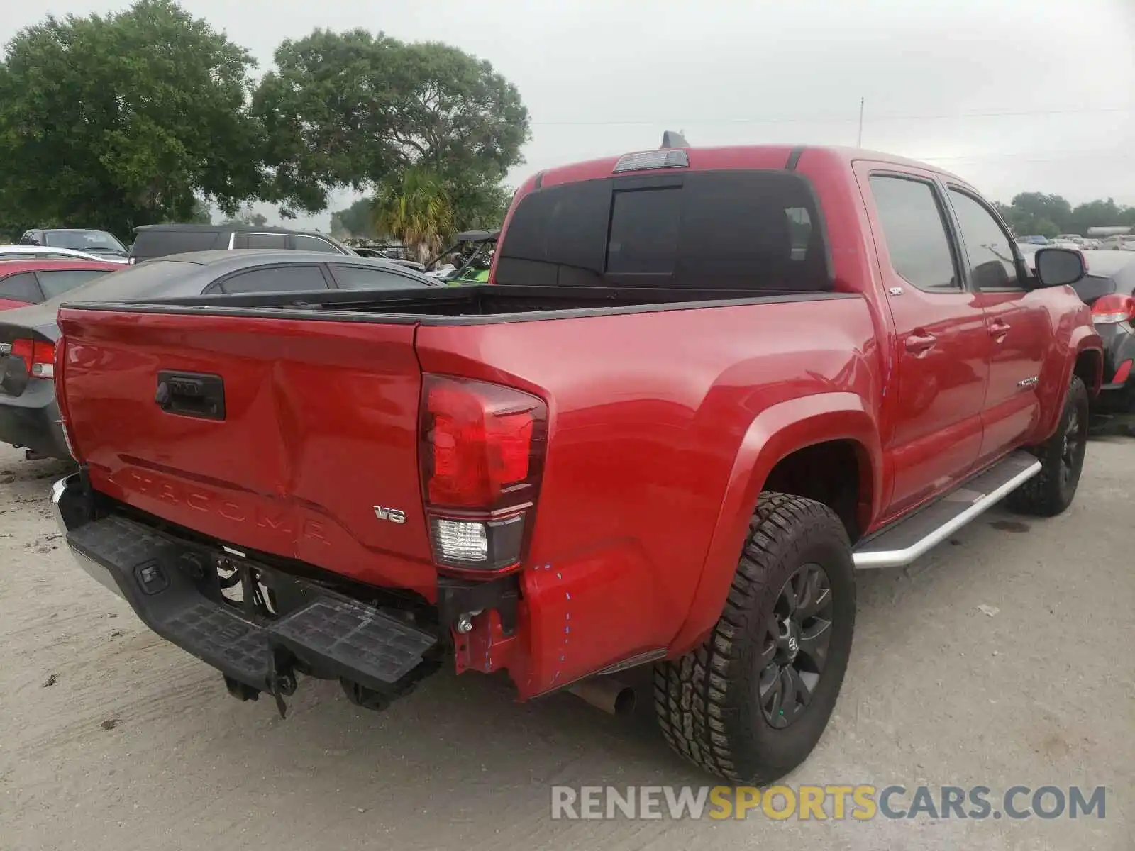 4 Photograph of a damaged car 3TMAZ5CN7LM115825 TOYOTA TACOMA 2020