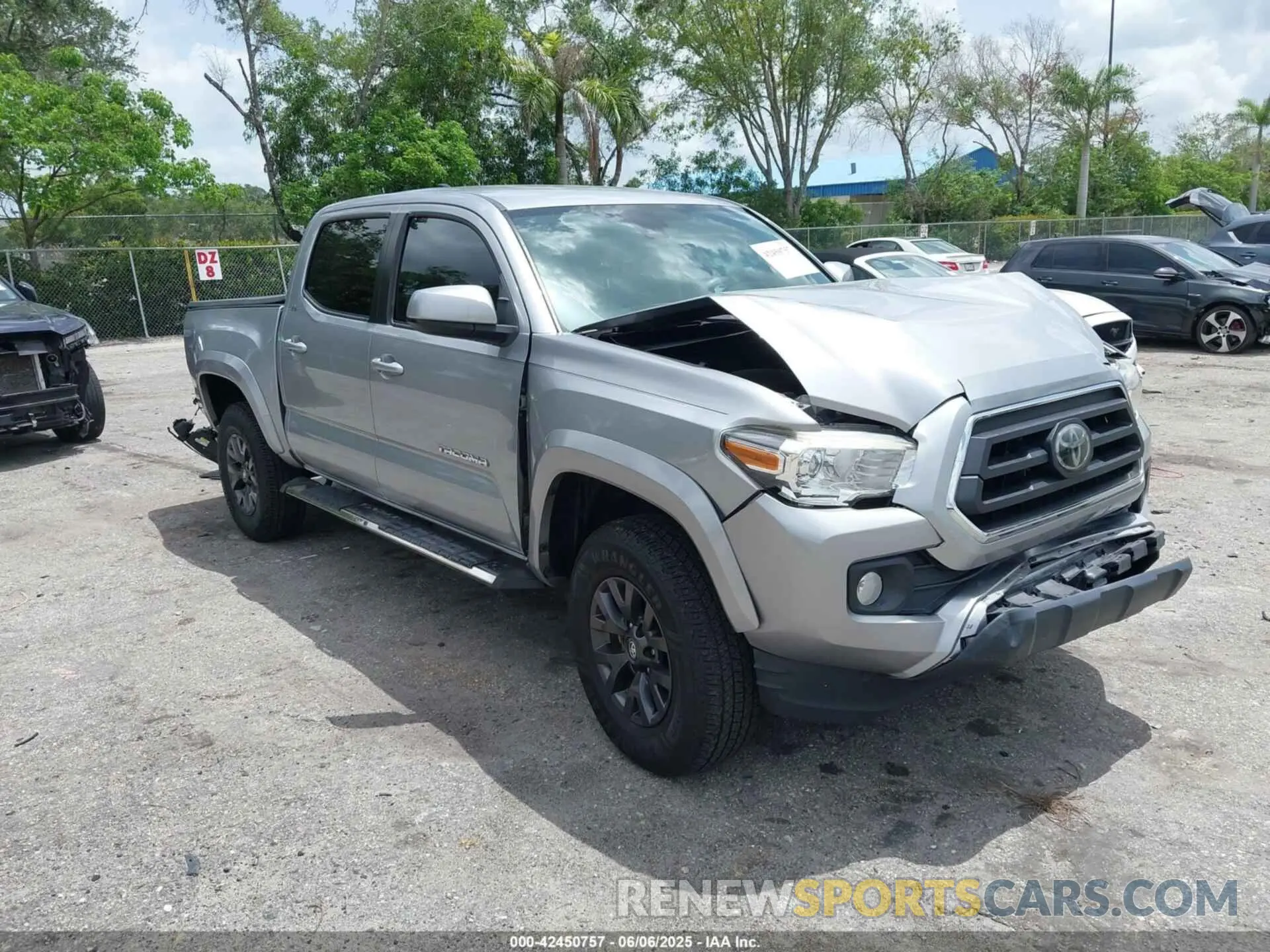 1 Photograph of a damaged car 3TMAZ5CN7LM133077 TOYOTA TACOMA 2020