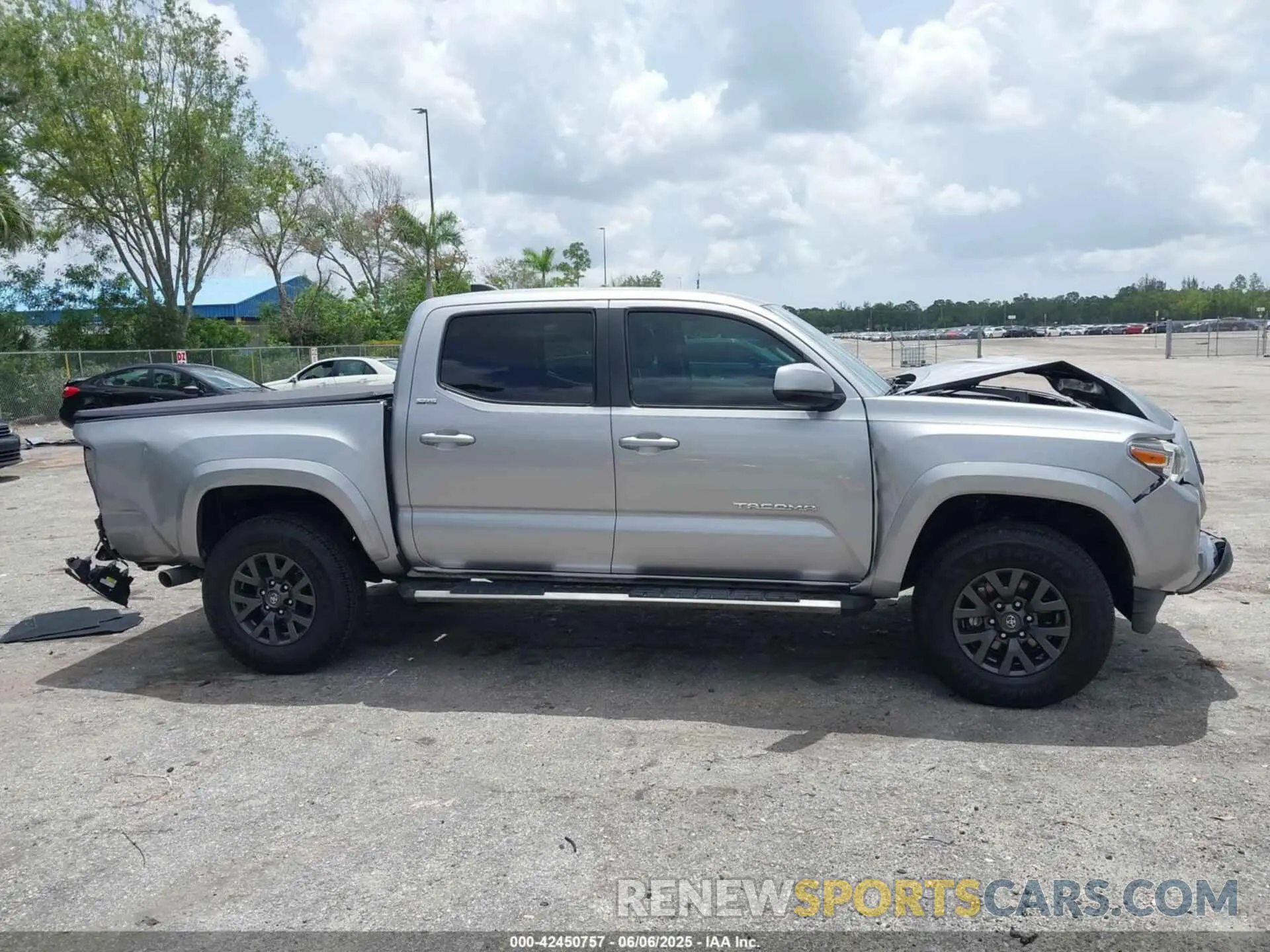 13 Photograph of a damaged car 3TMAZ5CN7LM133077 TOYOTA TACOMA 2020