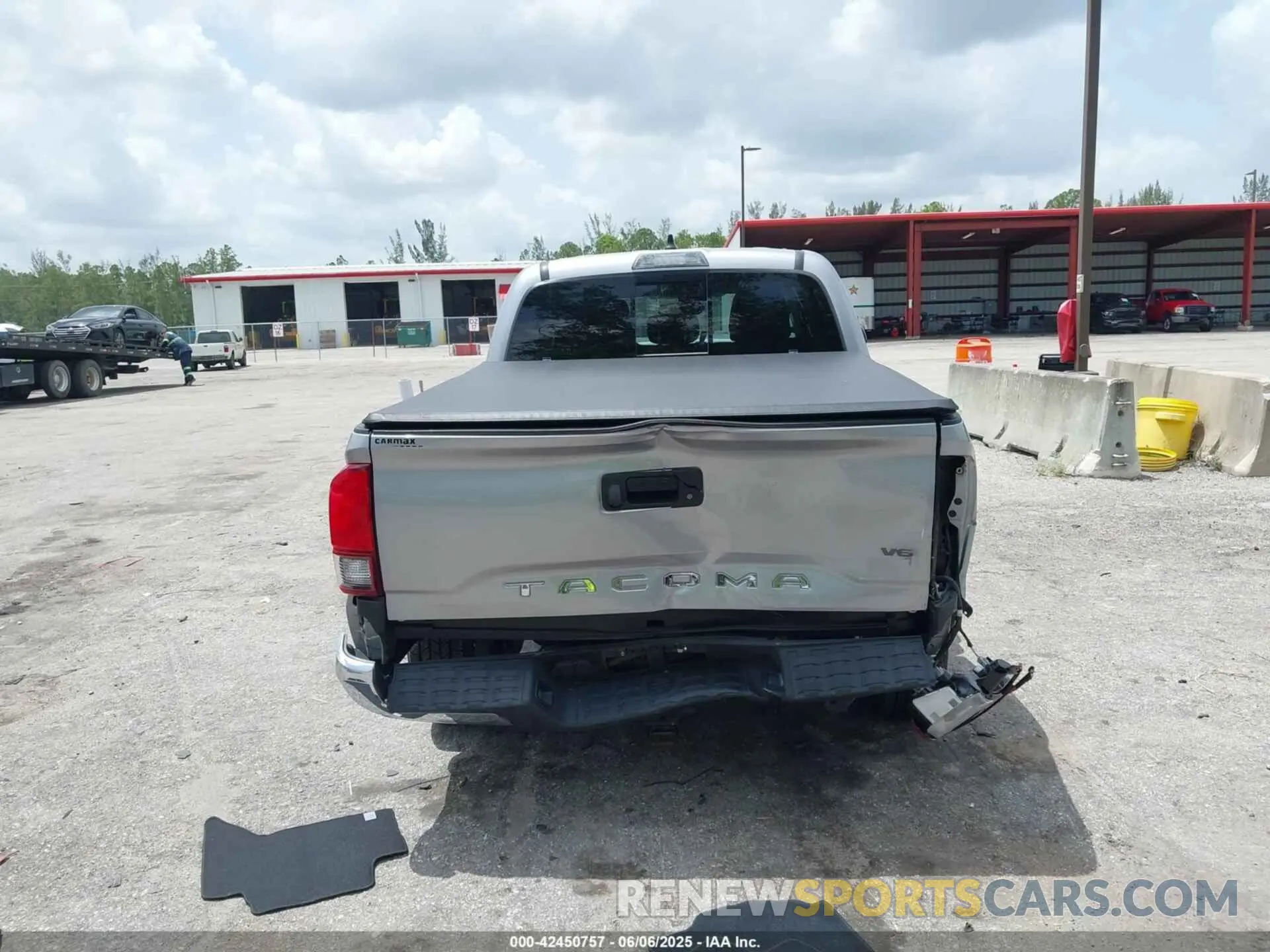 16 Photograph of a damaged car 3TMAZ5CN7LM133077 TOYOTA TACOMA 2020