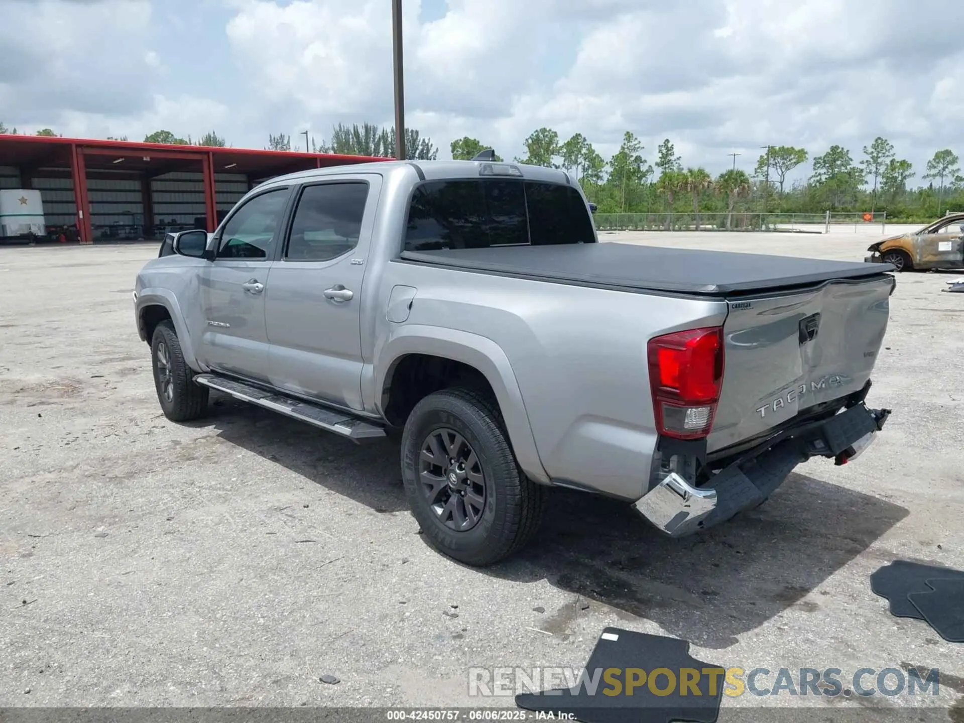 3 Photograph of a damaged car 3TMAZ5CN7LM133077 TOYOTA TACOMA 2020