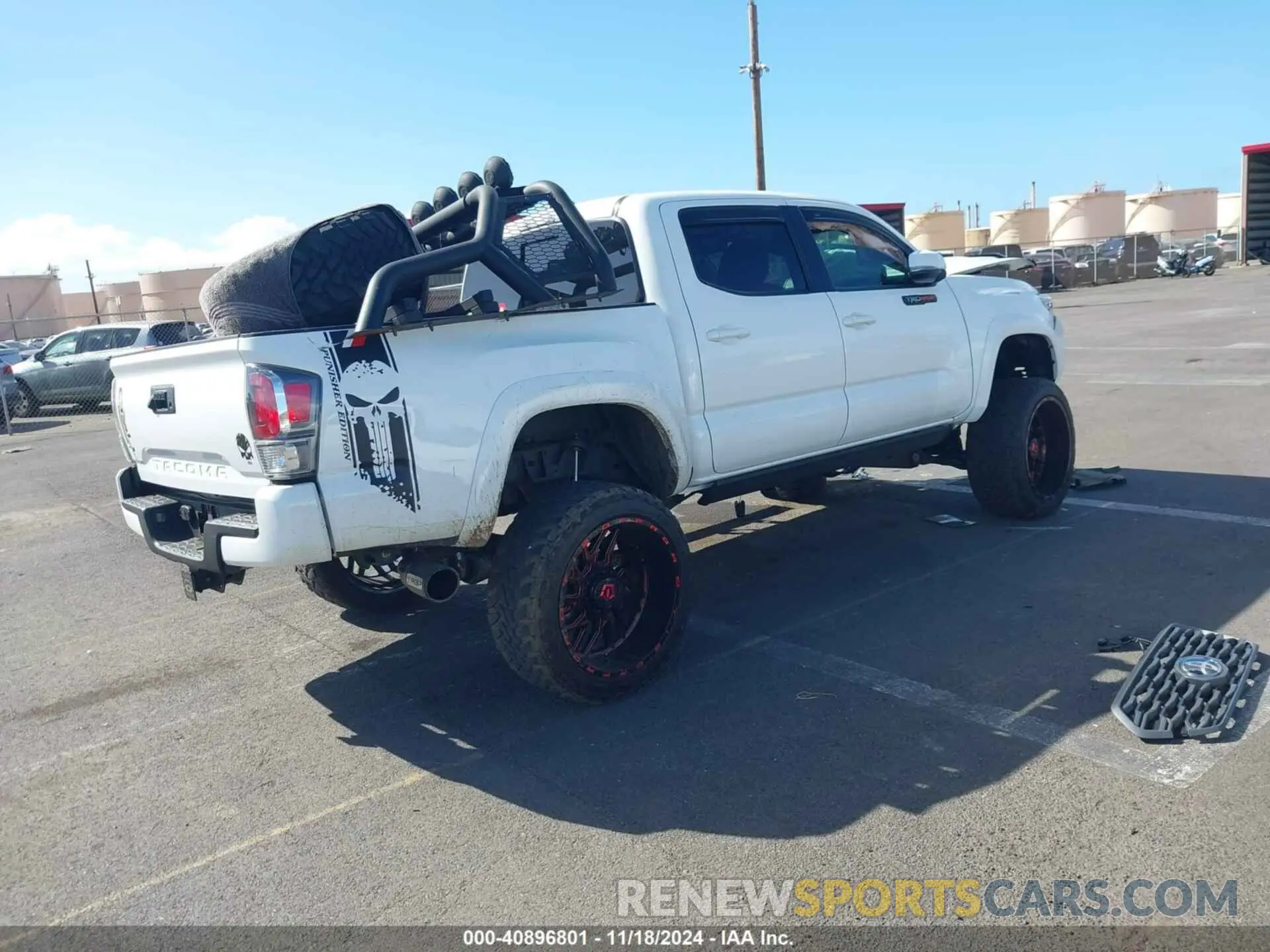 4 Photograph of a damaged car 3TMAZ5CN7LM133791 TOYOTA TACOMA 2020