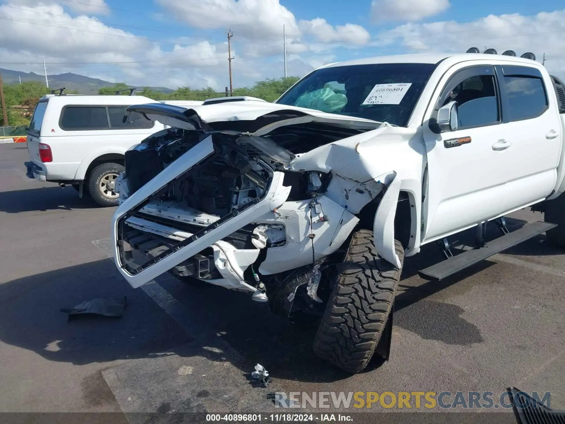 6 Photograph of a damaged car 3TMAZ5CN7LM133791 TOYOTA TACOMA 2020