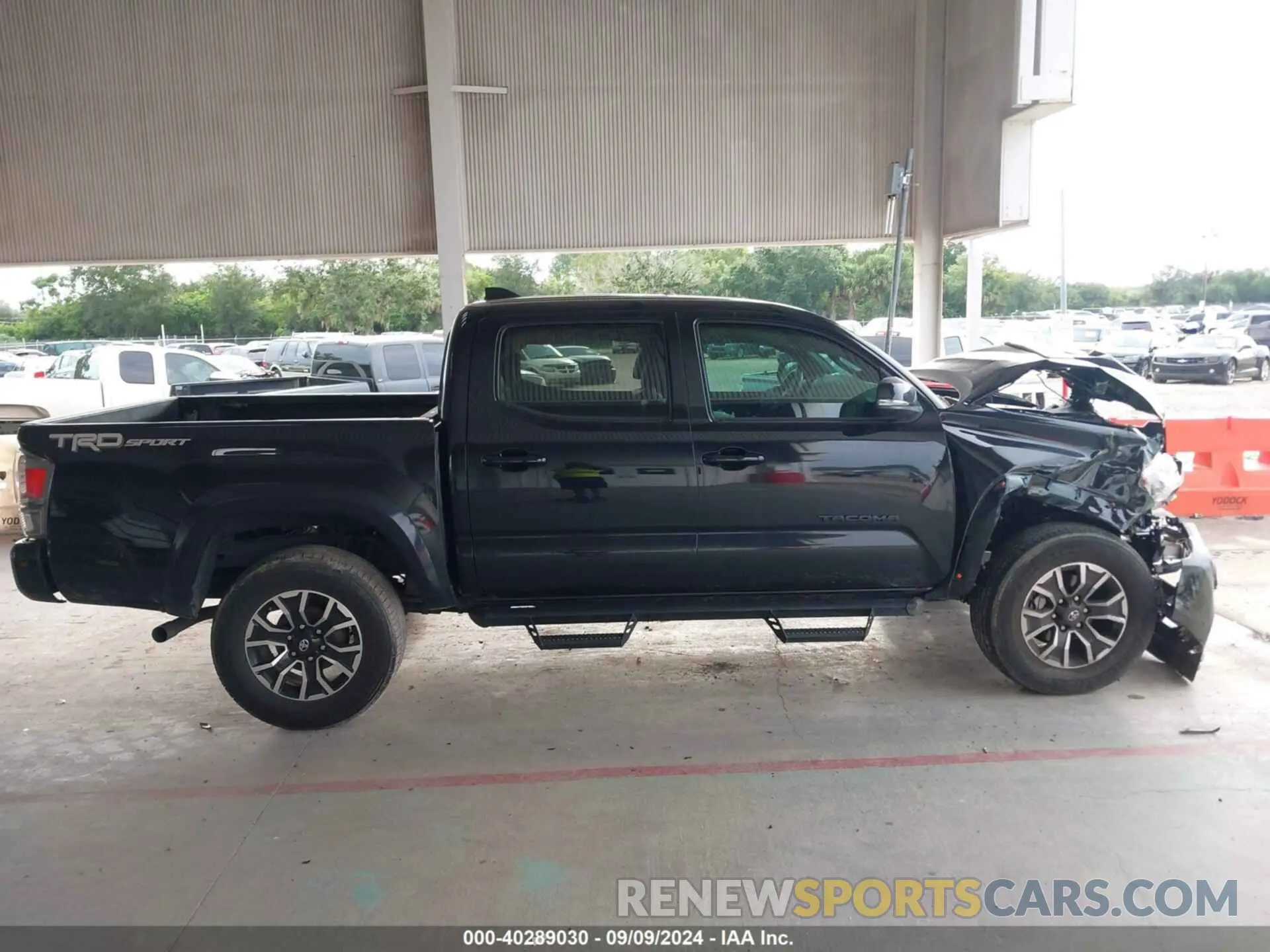 14 Photograph of a damaged car 3TMAZ5CN8LM121147 TOYOTA TACOMA 2020