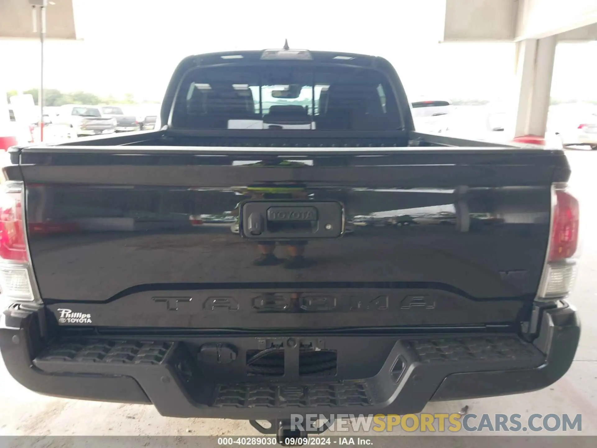 17 Photograph of a damaged car 3TMAZ5CN8LM121147 TOYOTA TACOMA 2020