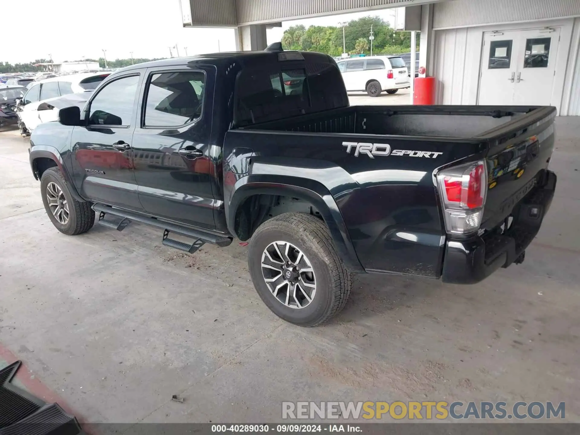 3 Photograph of a damaged car 3TMAZ5CN8LM121147 TOYOTA TACOMA 2020