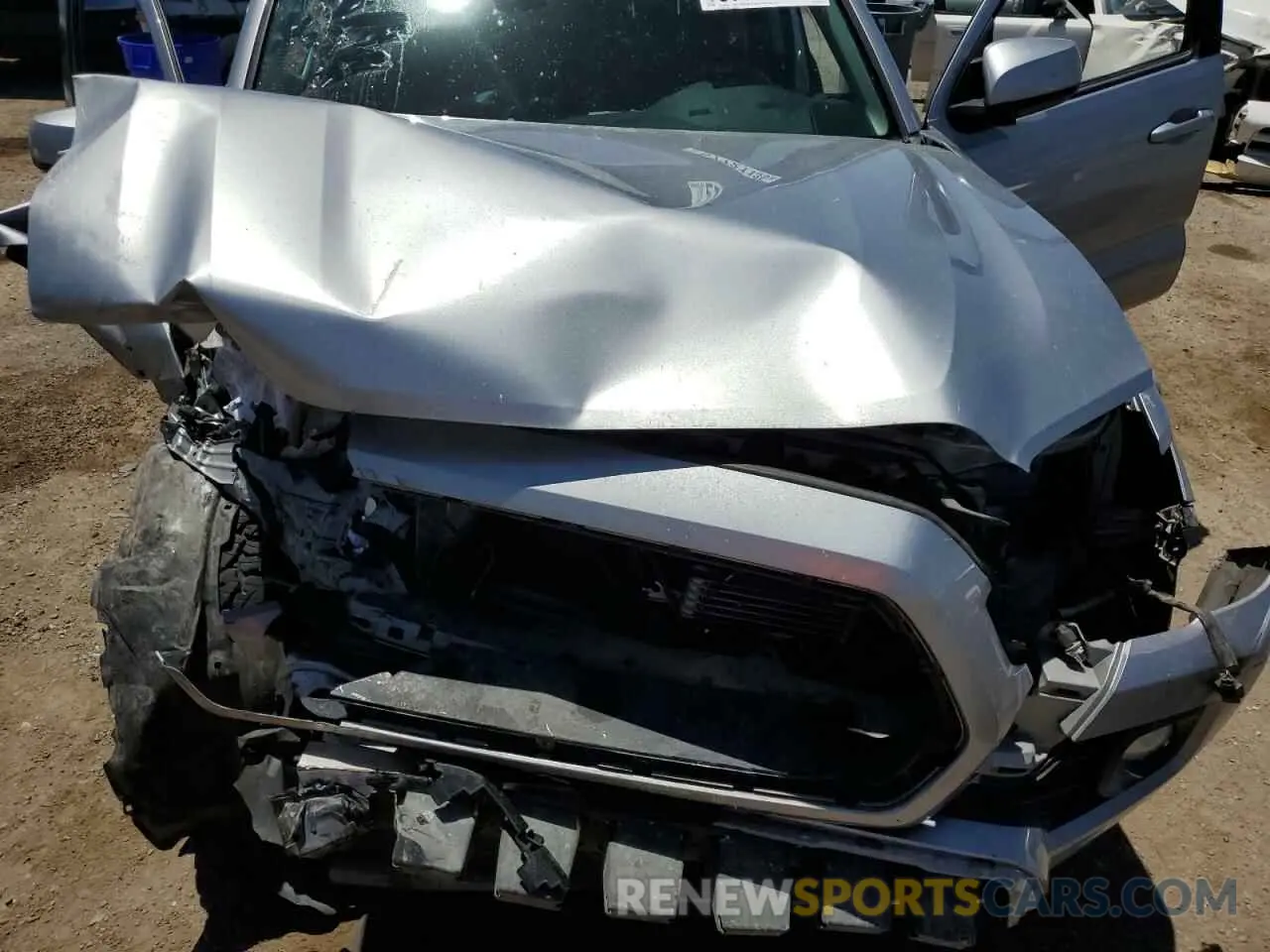 11 Photograph of a damaged car 3TMAZ5CN8LM122525 TOYOTA TACOMA 2020