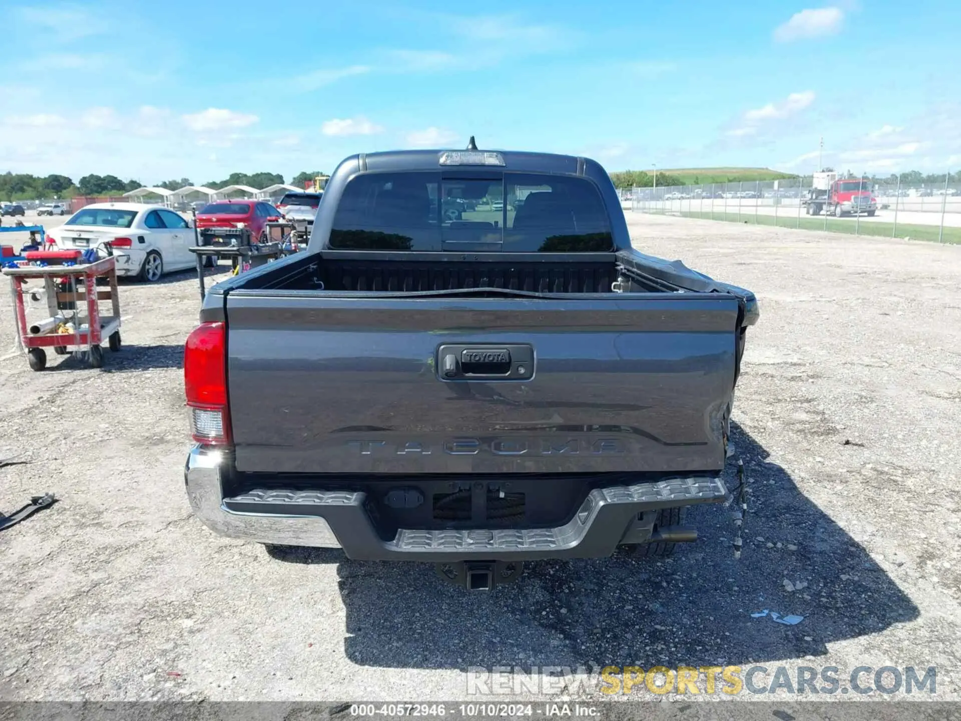 17 Photograph of a damaged car 3TMAZ5CN8LM133511 TOYOTA TACOMA 2020