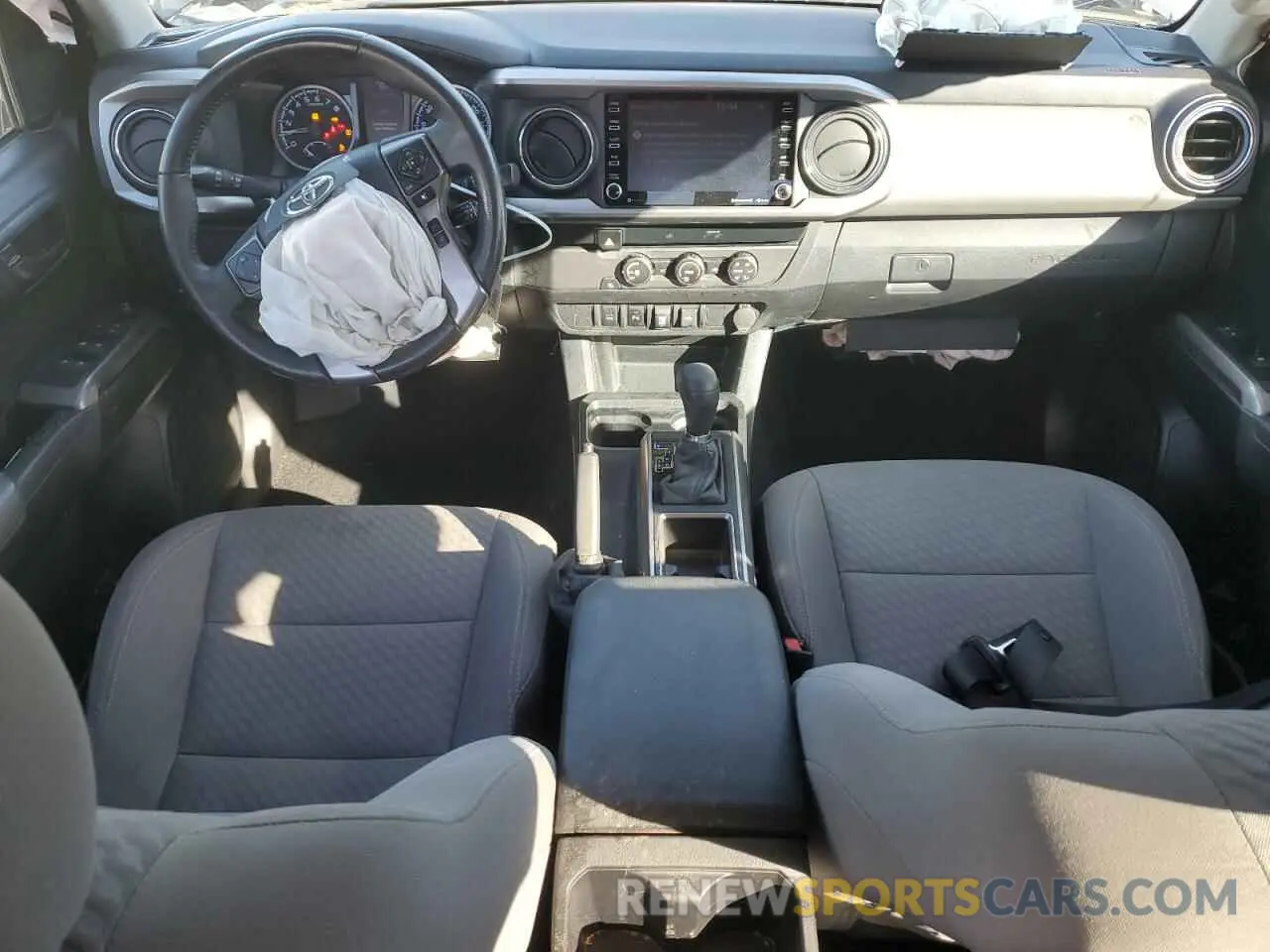 8 Photograph of a damaged car 3TMAZ5CN8LM134884 TOYOTA TACOMA 2020