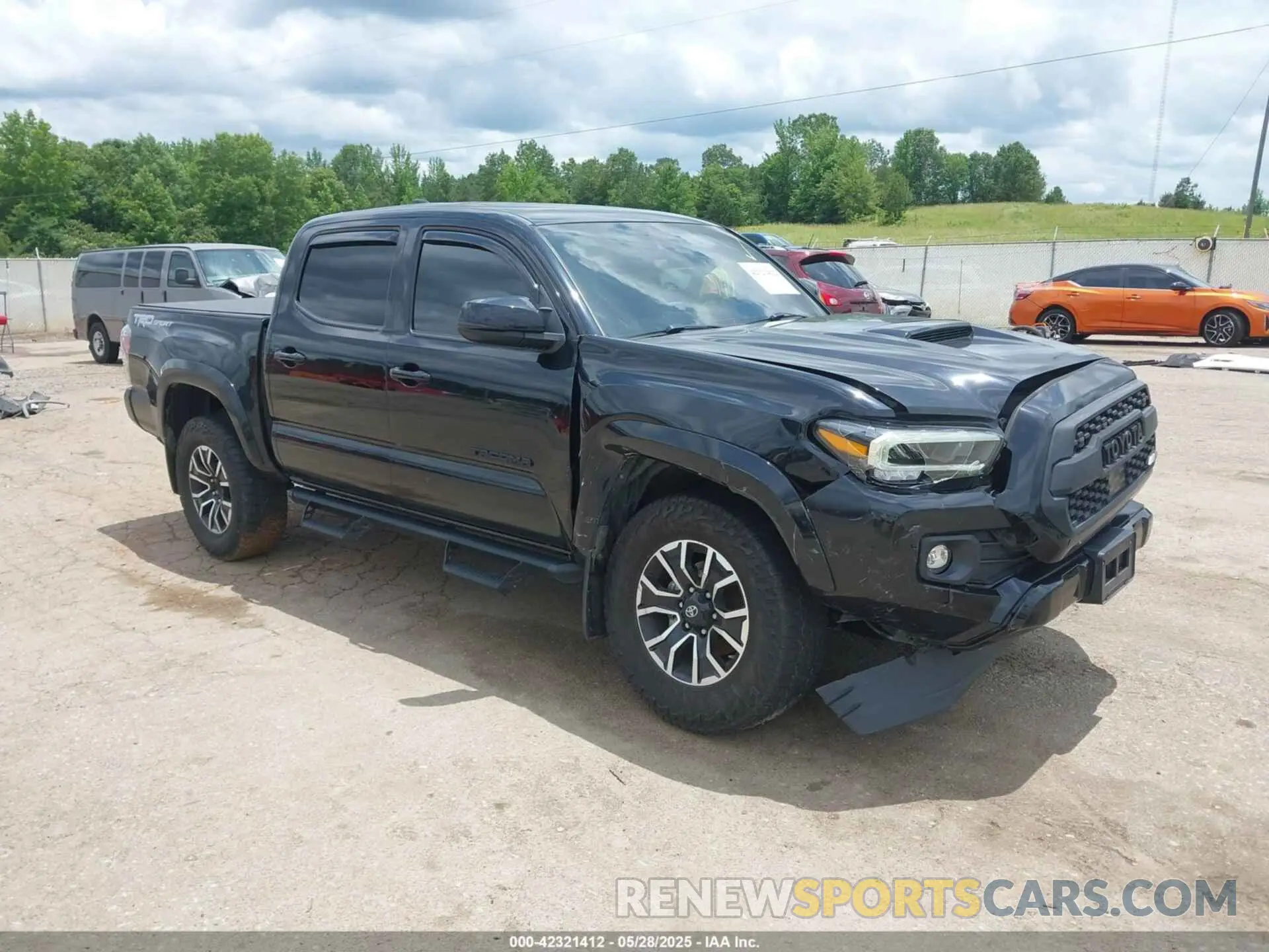 1 Photograph of a damaged car 3TMAZ5CN8LM138501 TOYOTA TACOMA 2020