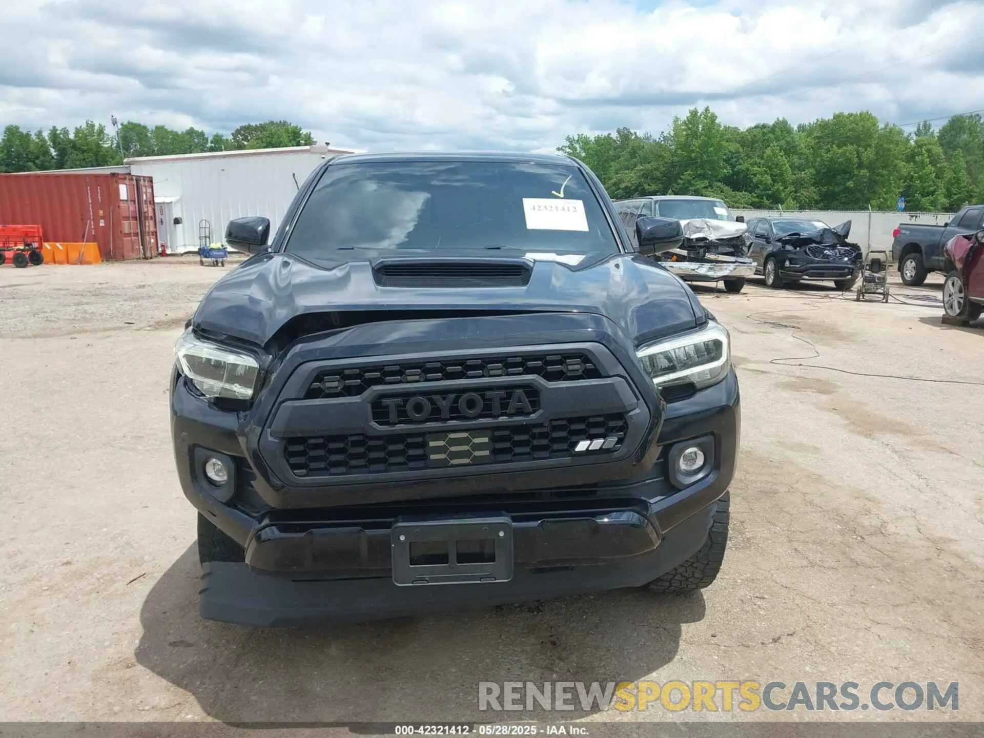 12 Photograph of a damaged car 3TMAZ5CN8LM138501 TOYOTA TACOMA 2020
