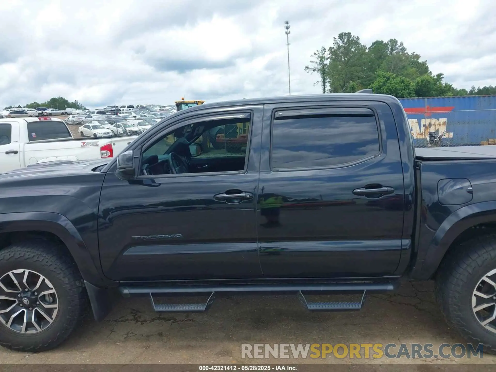 14 Photograph of a damaged car 3TMAZ5CN8LM138501 TOYOTA TACOMA 2020