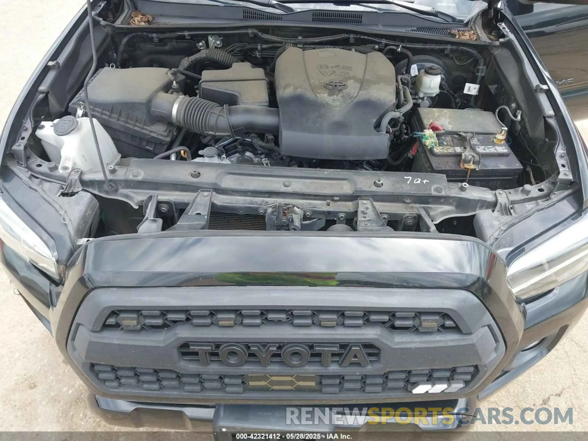 17 Photograph of a damaged car 3TMAZ5CN8LM138501 TOYOTA TACOMA 2020
