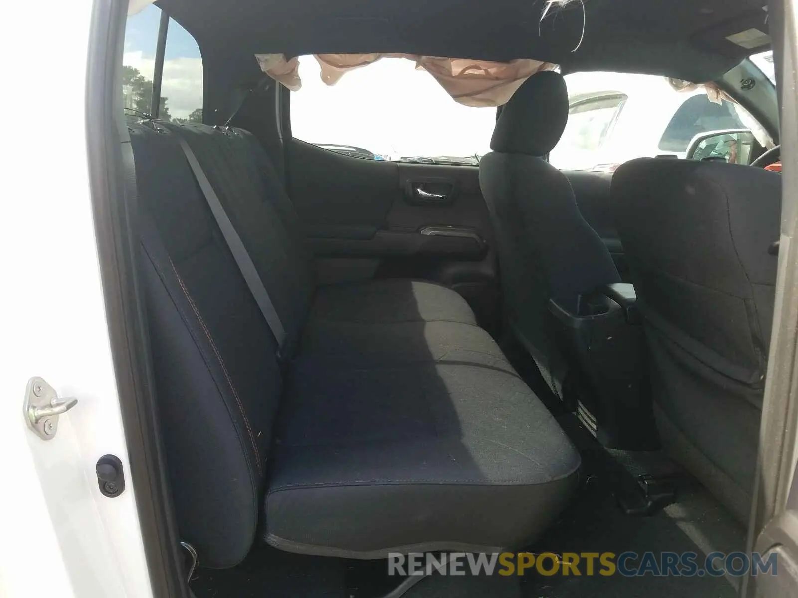 6 Photograph of a damaged car 3TMAZ5CN9LM115891 TOYOTA TACOMA 2020