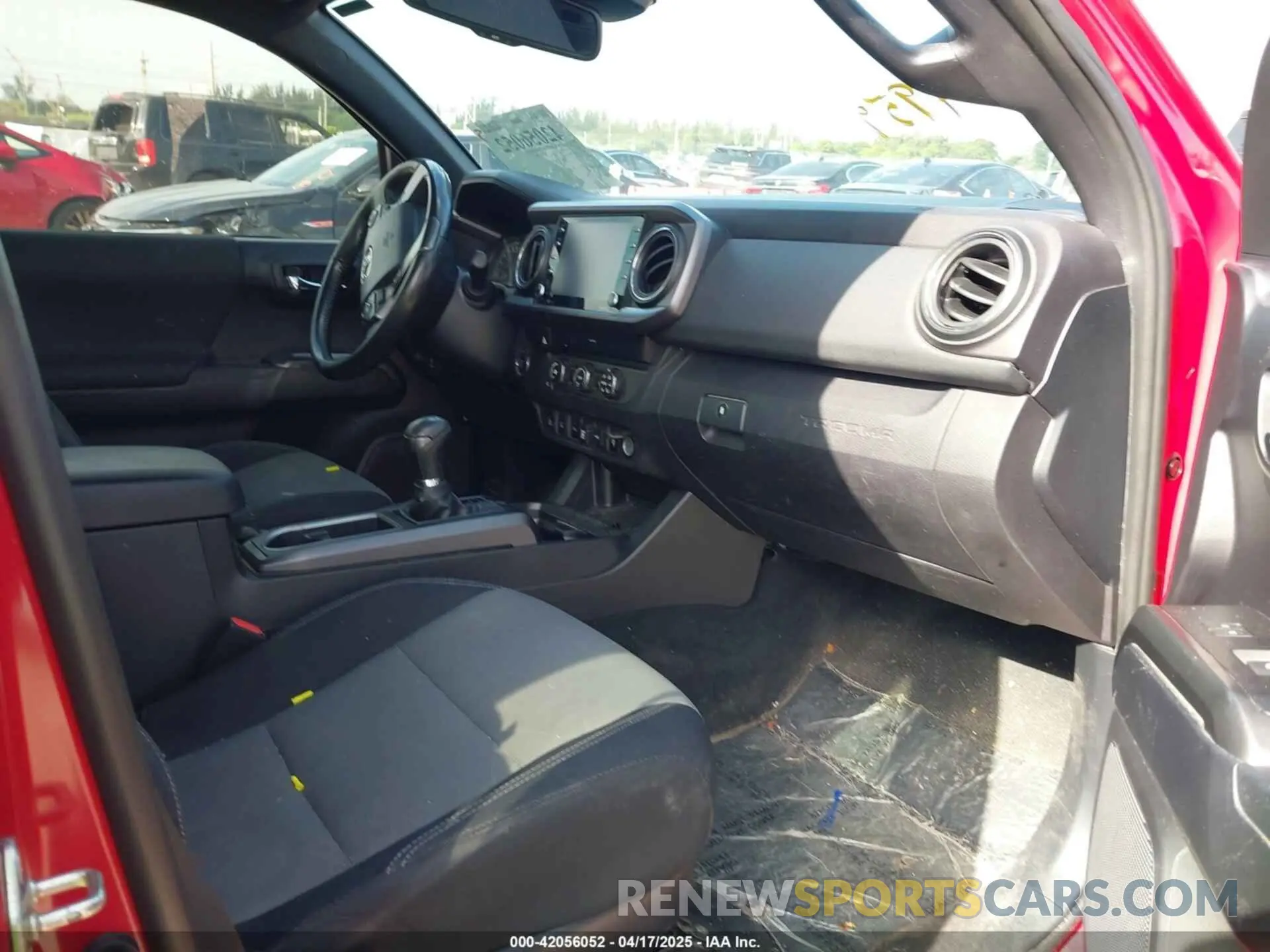 5 Photograph of a damaged car 3TMAZ5CN9LM120752 TOYOTA TACOMA 2020