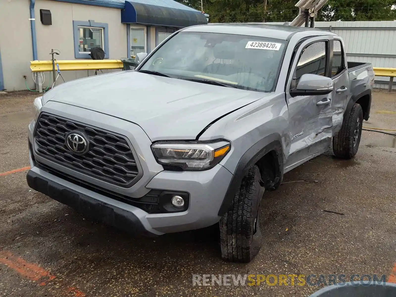 2 Photograph of a damaged car 3TMAZ5CN9LM129421 TOYOTA TACOMA 2020