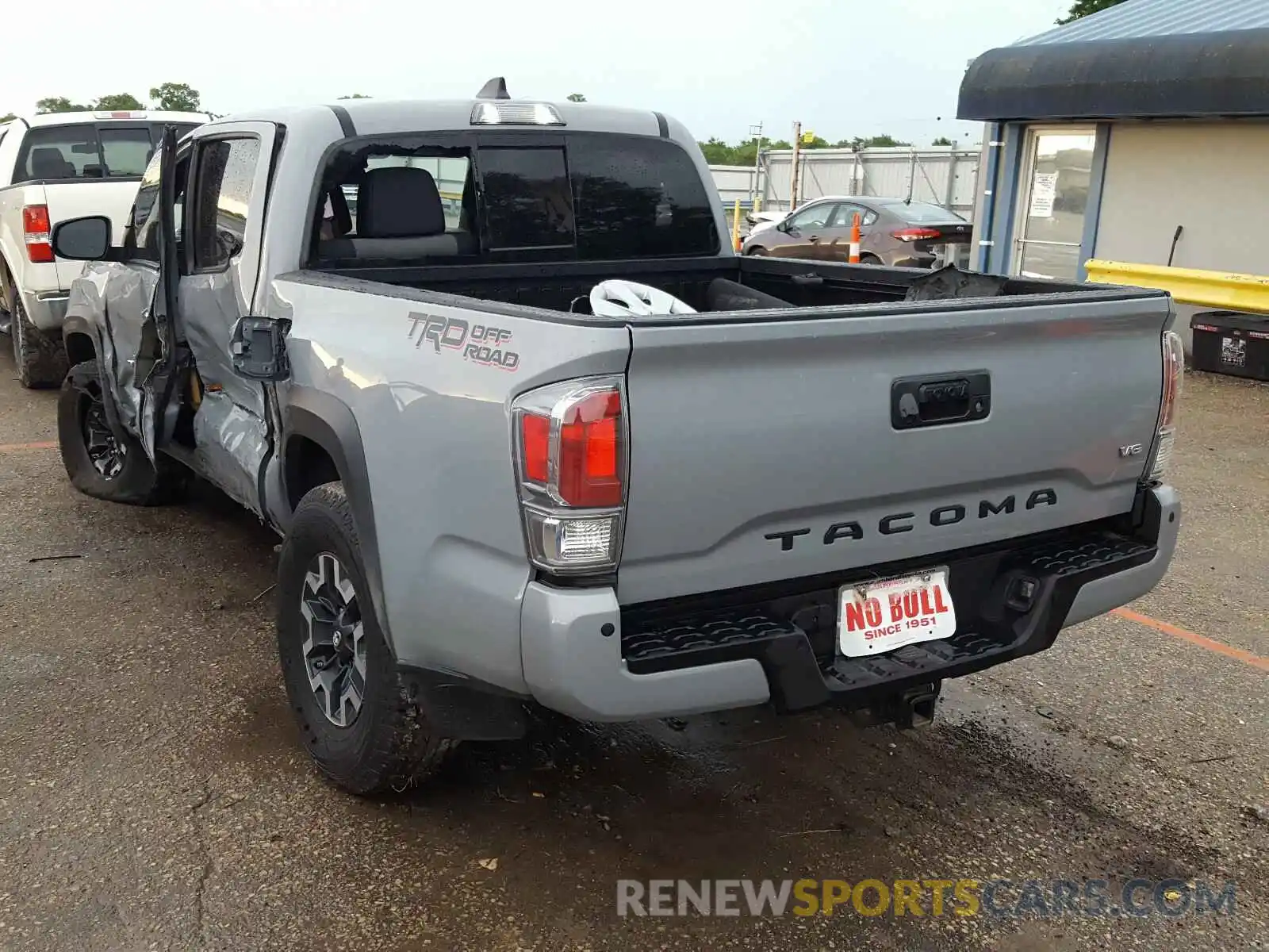 3 Photograph of a damaged car 3TMAZ5CN9LM129421 TOYOTA TACOMA 2020