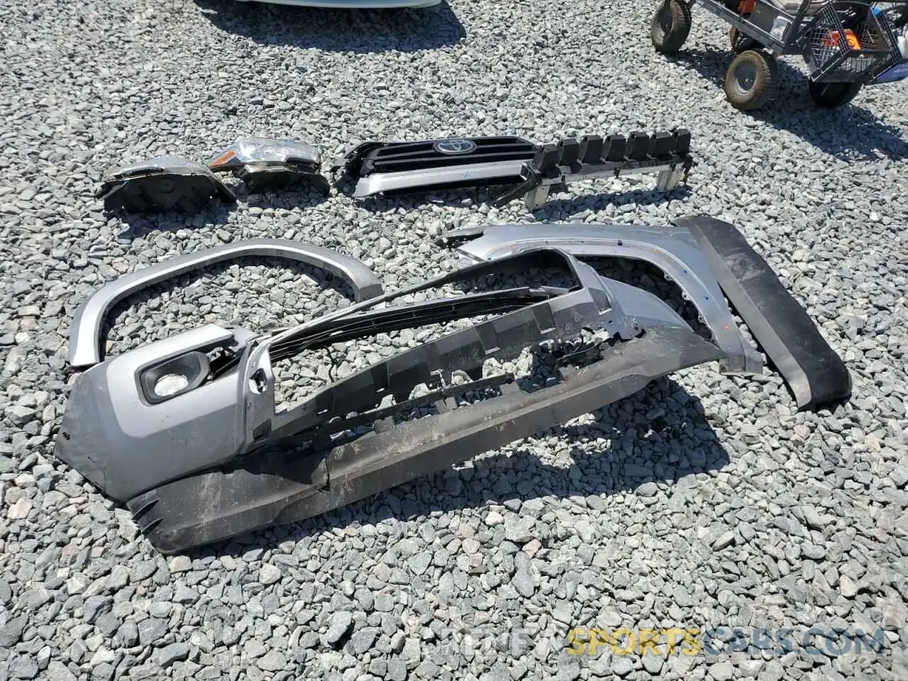 12 Photograph of a damaged car 3TMAZ5CN9LM138572 TOYOTA TACOMA 2020