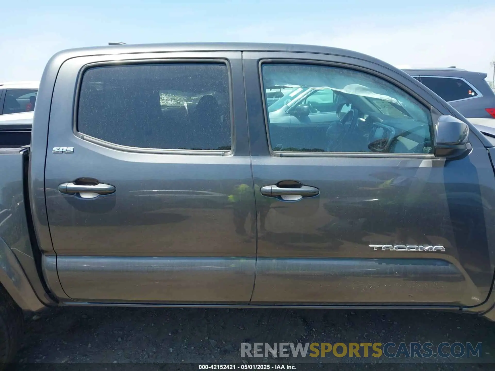 13 Photograph of a damaged car 3TMAZ5CNXLM123305 TOYOTA TACOMA 2020