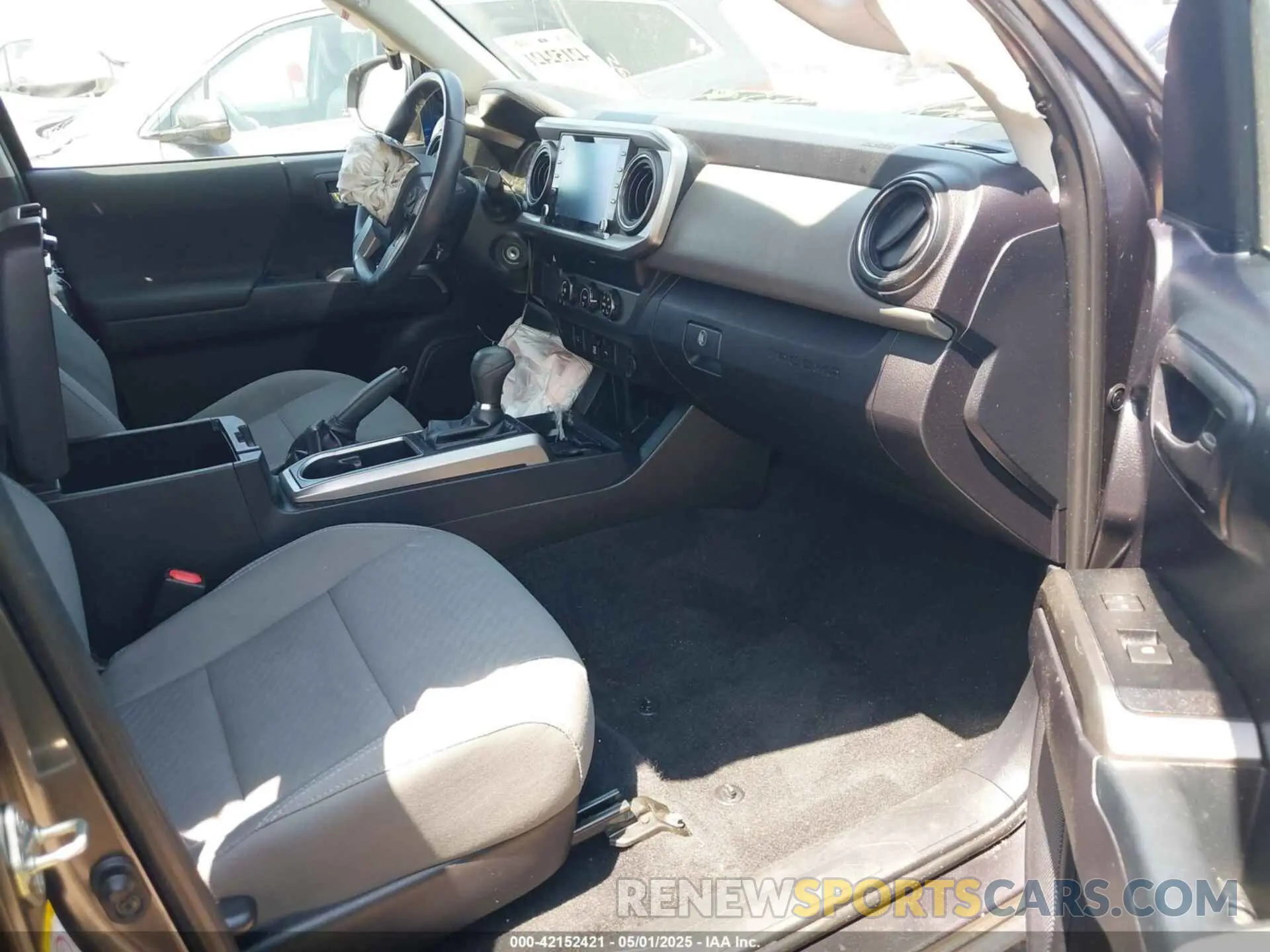 5 Photograph of a damaged car 3TMAZ5CNXLM123305 TOYOTA TACOMA 2020