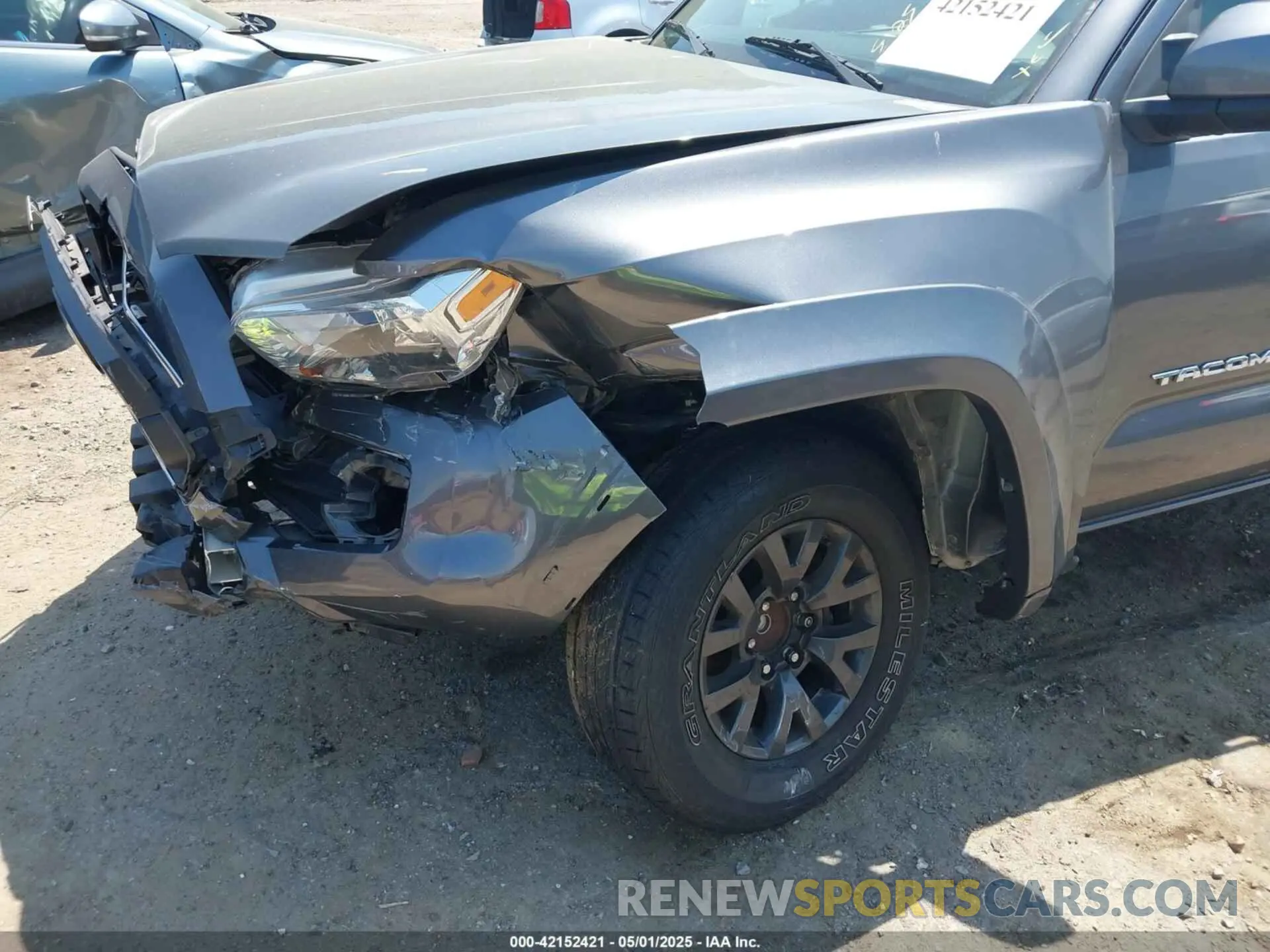 6 Photograph of a damaged car 3TMAZ5CNXLM123305 TOYOTA TACOMA 2020