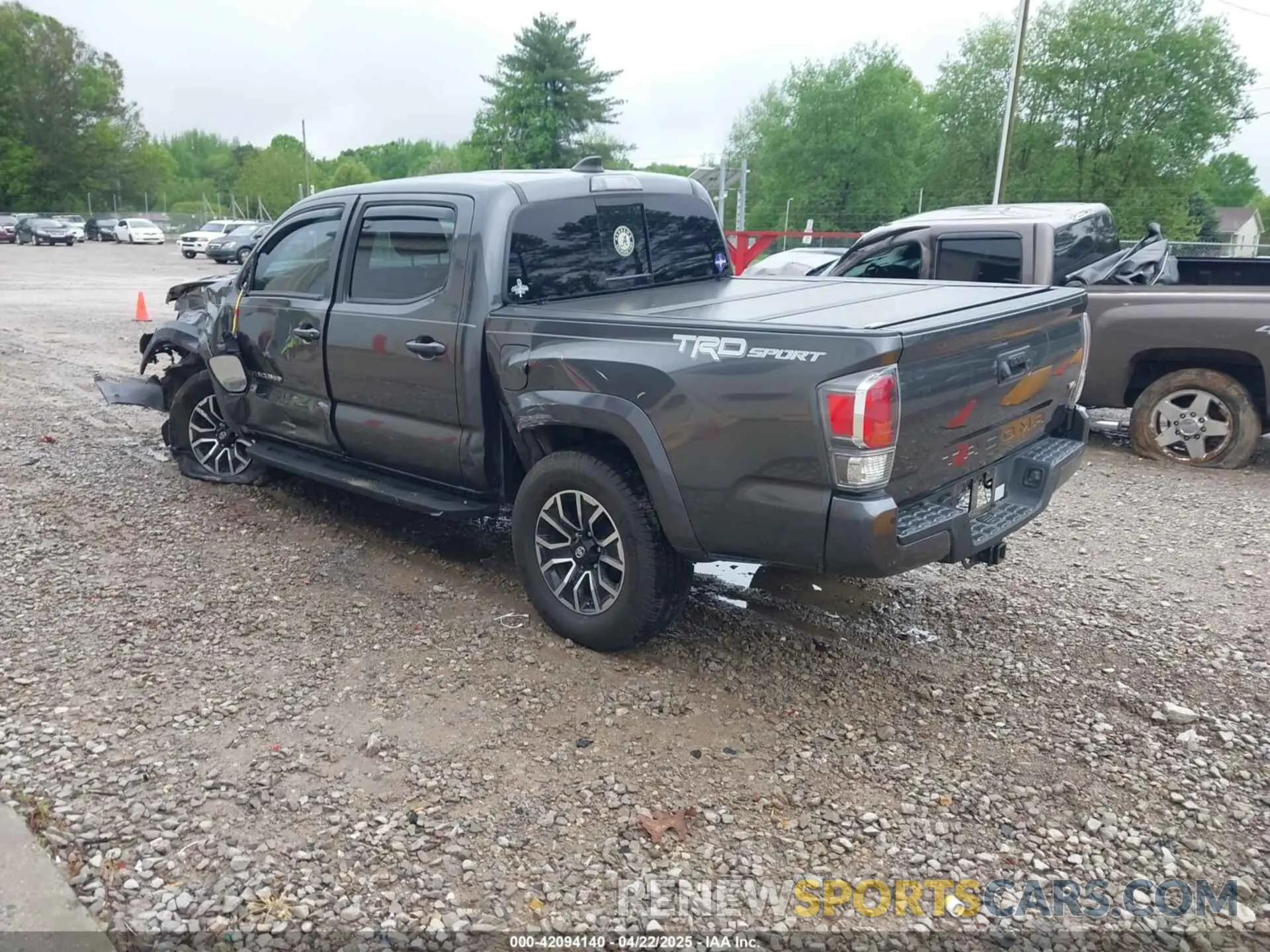 3 Photograph of a damaged car 3TMAZ5CNXLM125720 TOYOTA TACOMA 2020