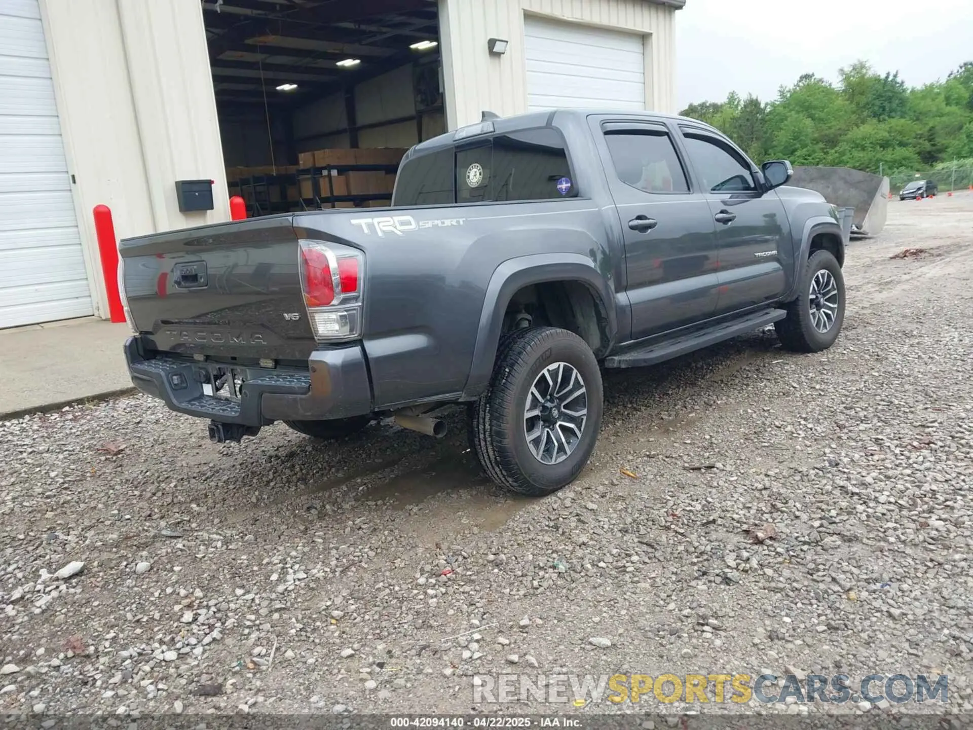 4 Photograph of a damaged car 3TMAZ5CNXLM125720 TOYOTA TACOMA 2020