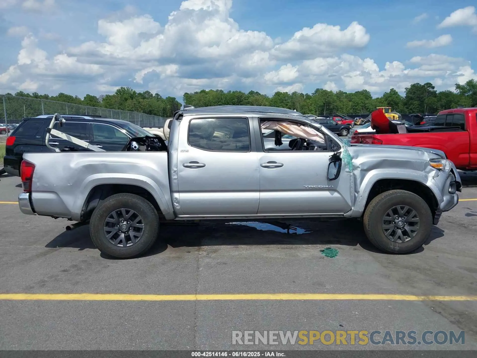 13 Photograph of a damaged car 3TMAZ5CNXLM135065 TOYOTA TACOMA 2020