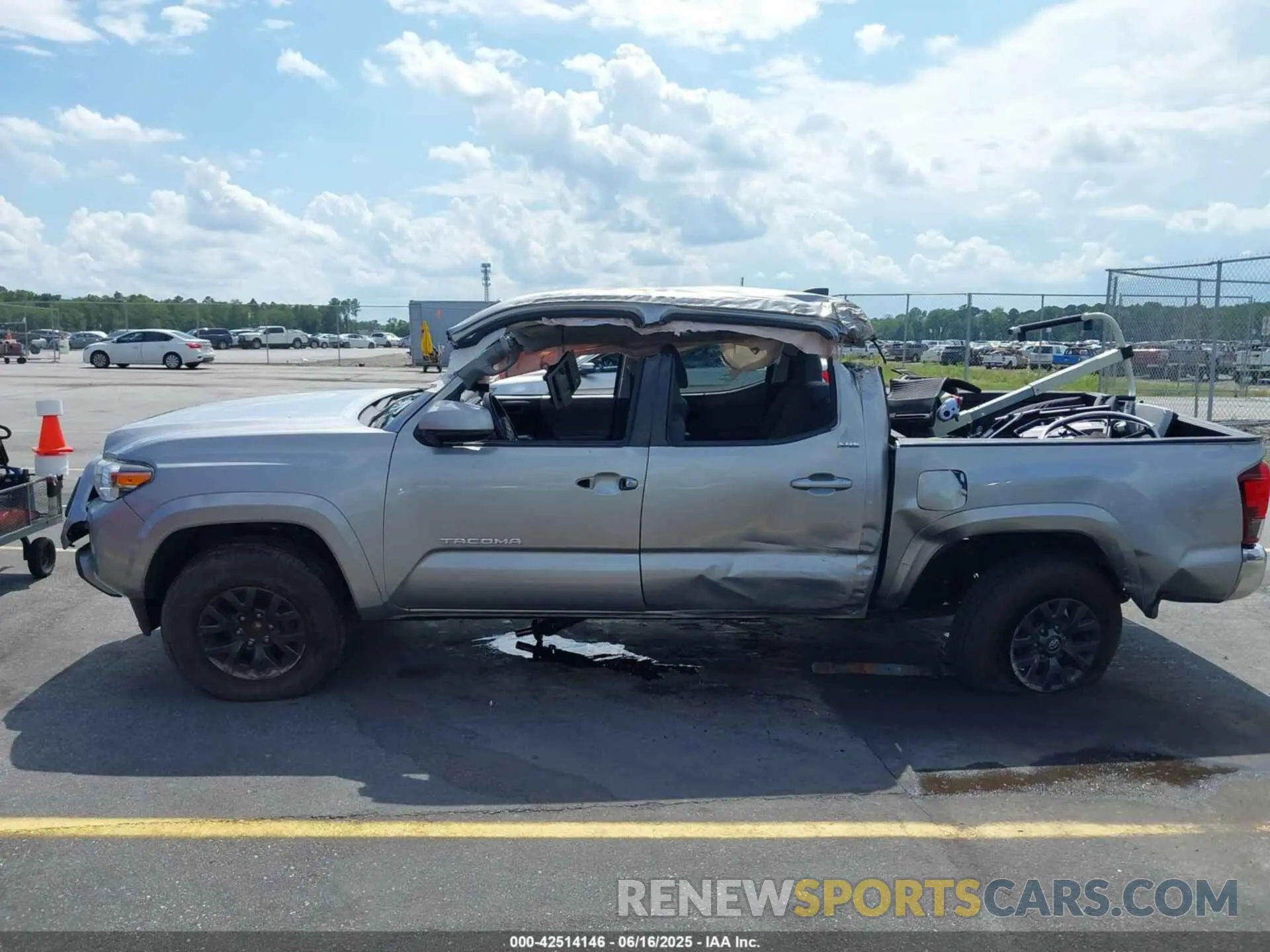 6 Photograph of a damaged car 3TMAZ5CNXLM135065 TOYOTA TACOMA 2020