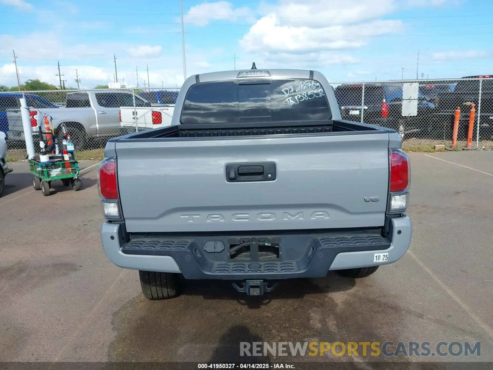 16 Photograph of a damaged car 3TMAZ5CNXLM136958 TOYOTA TACOMA 2020
