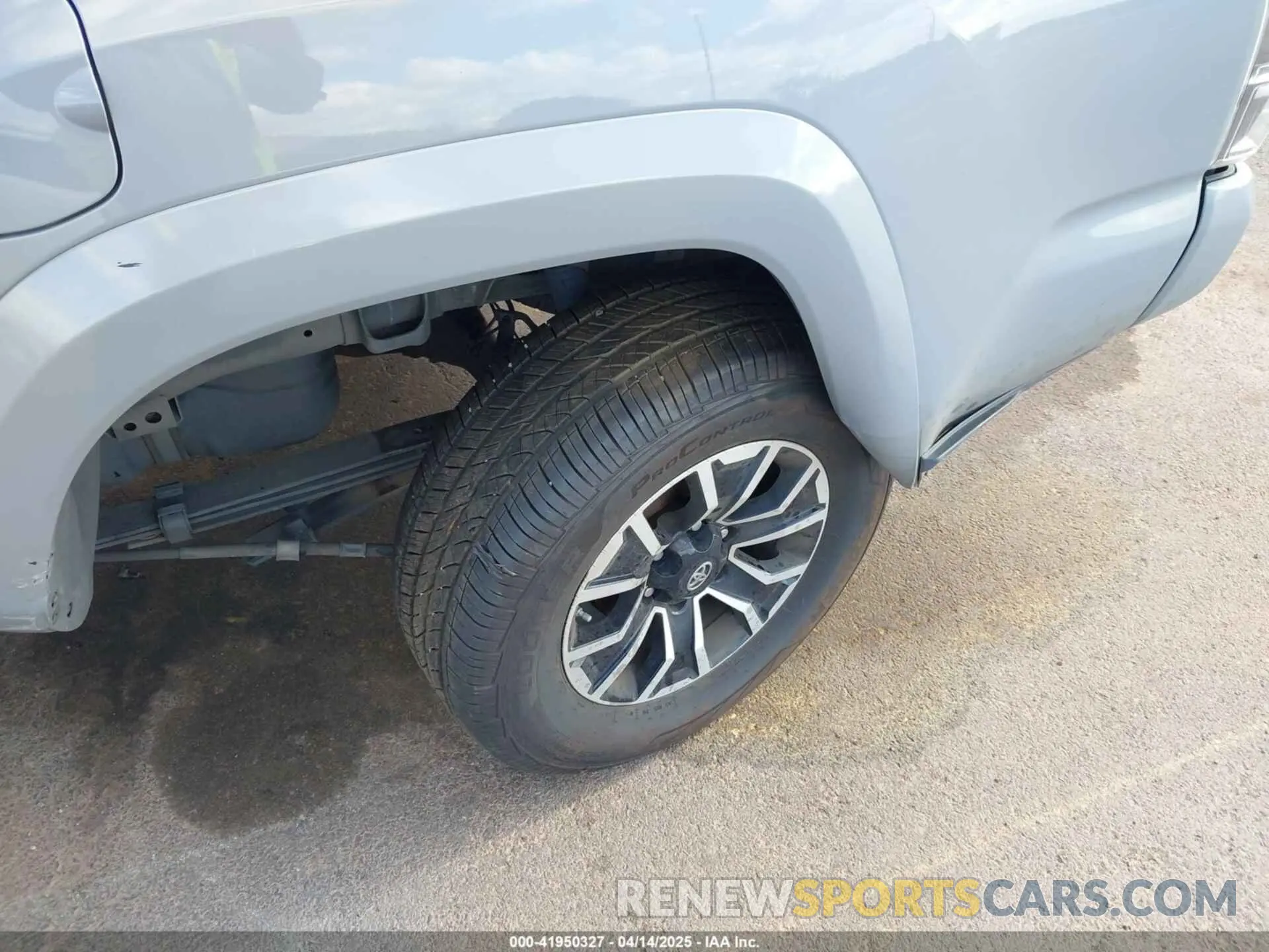 17 Photograph of a damaged car 3TMAZ5CNXLM136958 TOYOTA TACOMA 2020