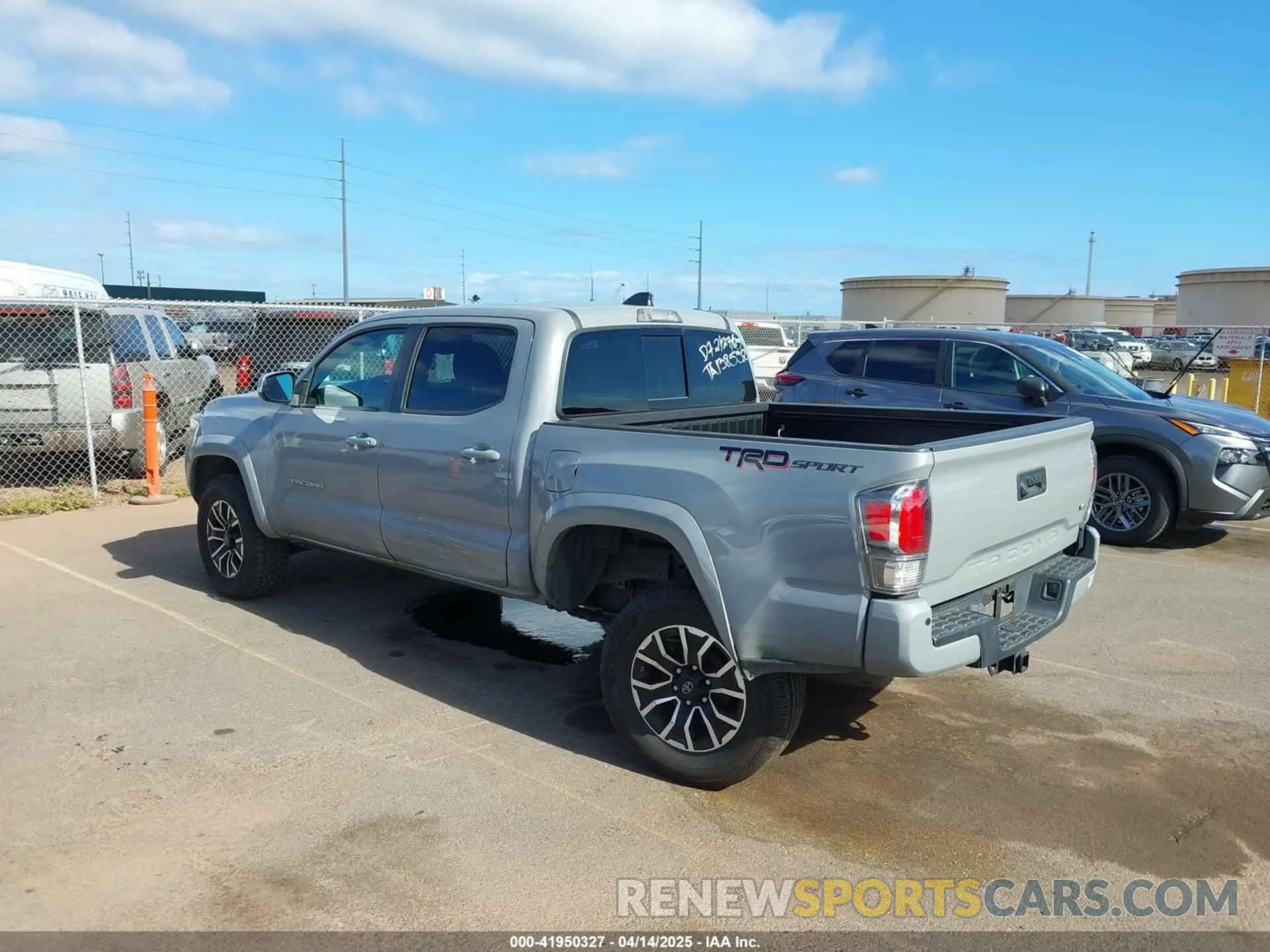 3 Photograph of a damaged car 3TMAZ5CNXLM136958 TOYOTA TACOMA 2020