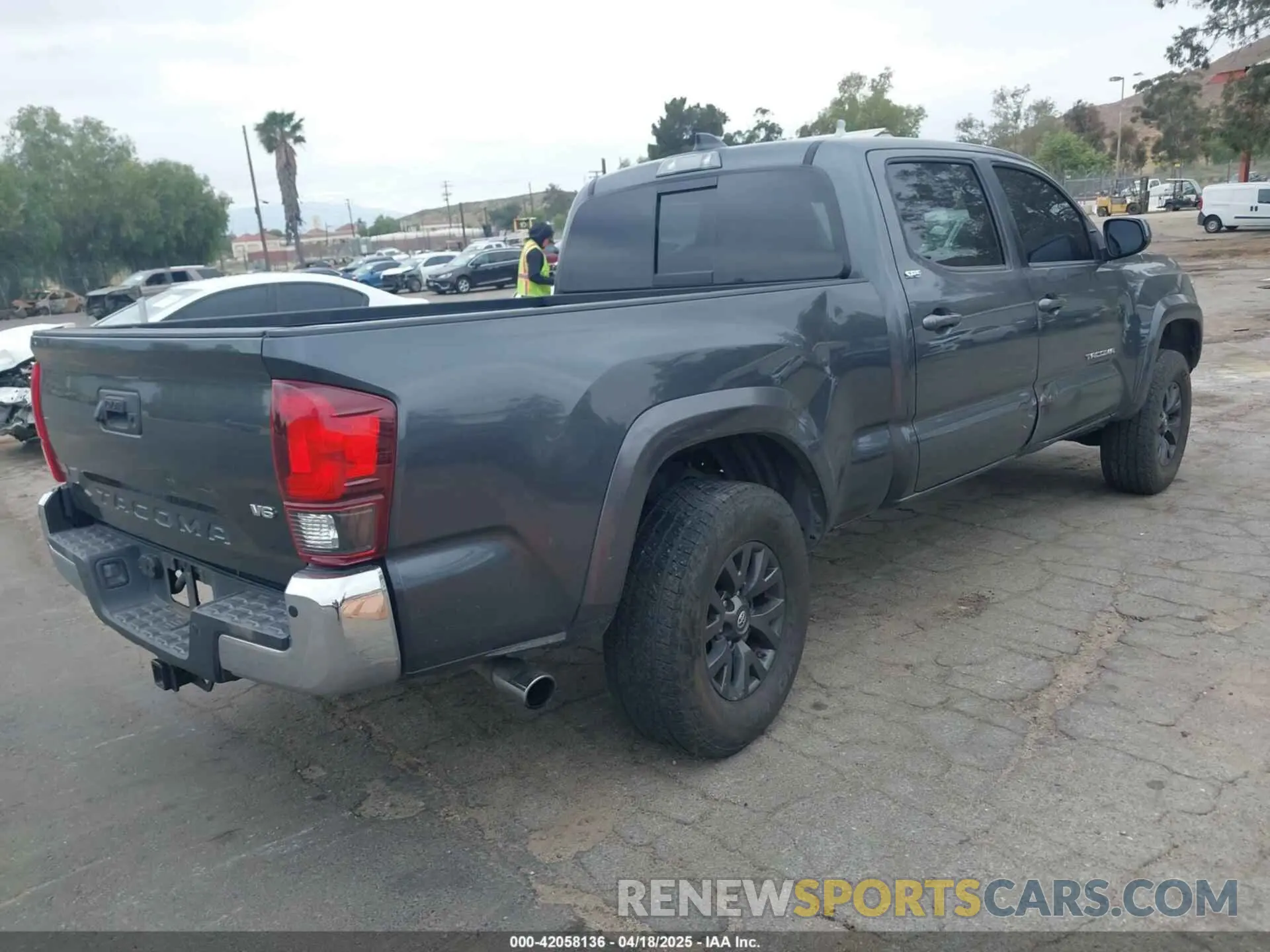 4 Photograph of a damaged car 3TMBZ5DN3LM027311 TOYOTA TACOMA 2020