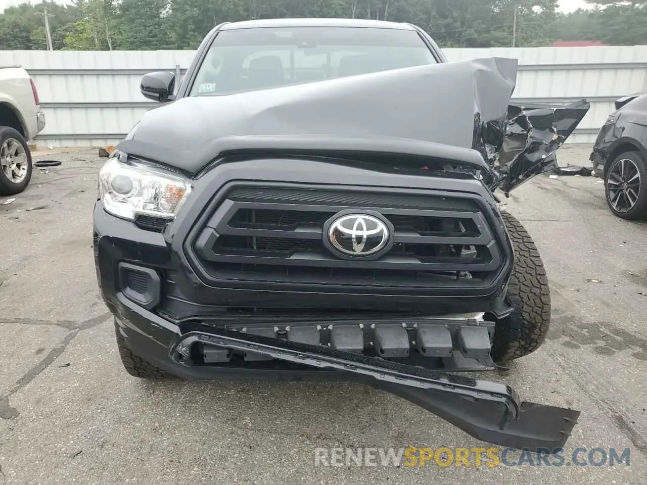 5 Photograph of a damaged car 3TMCZ5AN0LM295046 TOYOTA TACOMA 2020