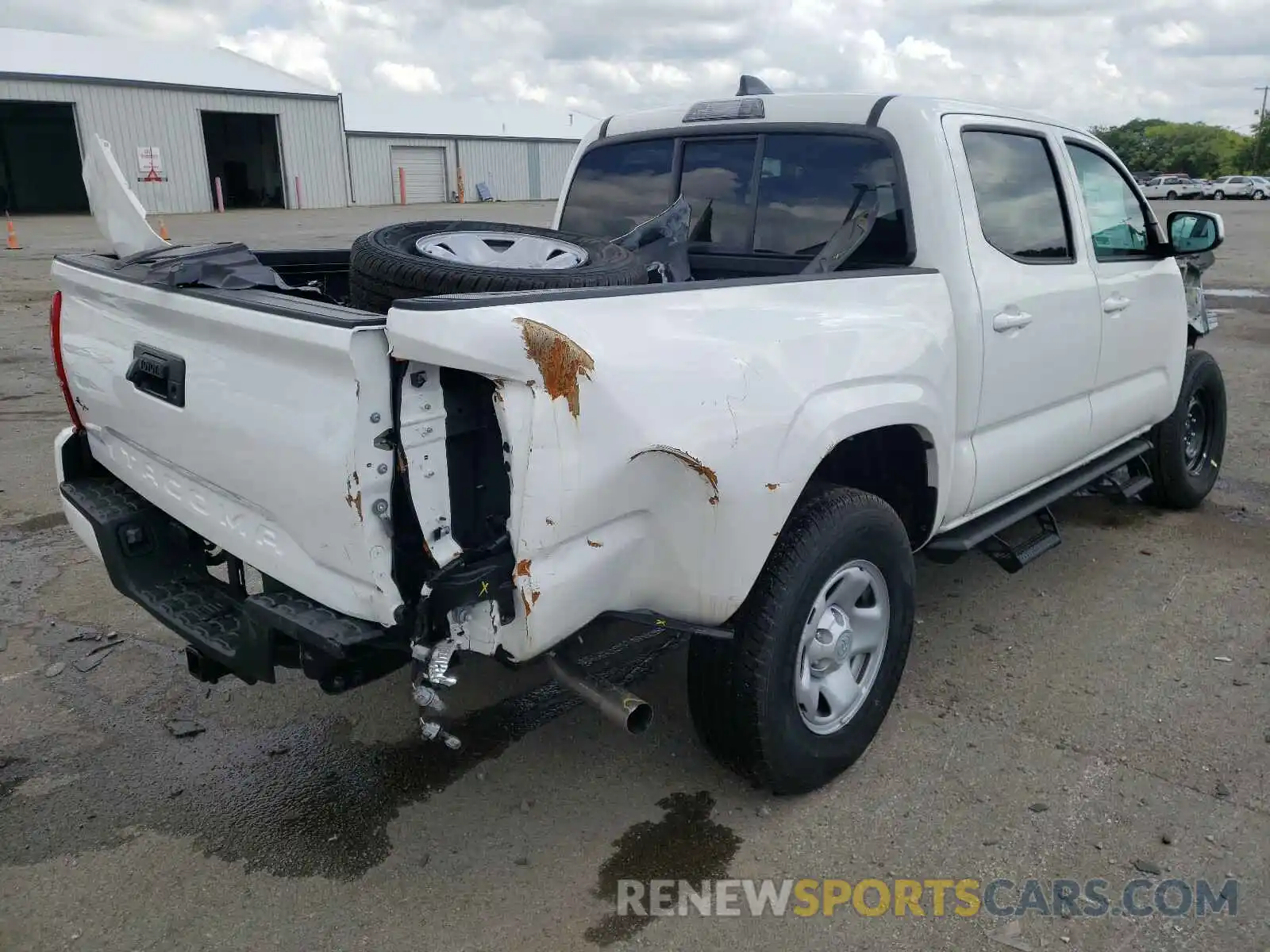 4 Photograph of a damaged car 3TMCZ5AN0LM310130 TOYOTA TACOMA 2020