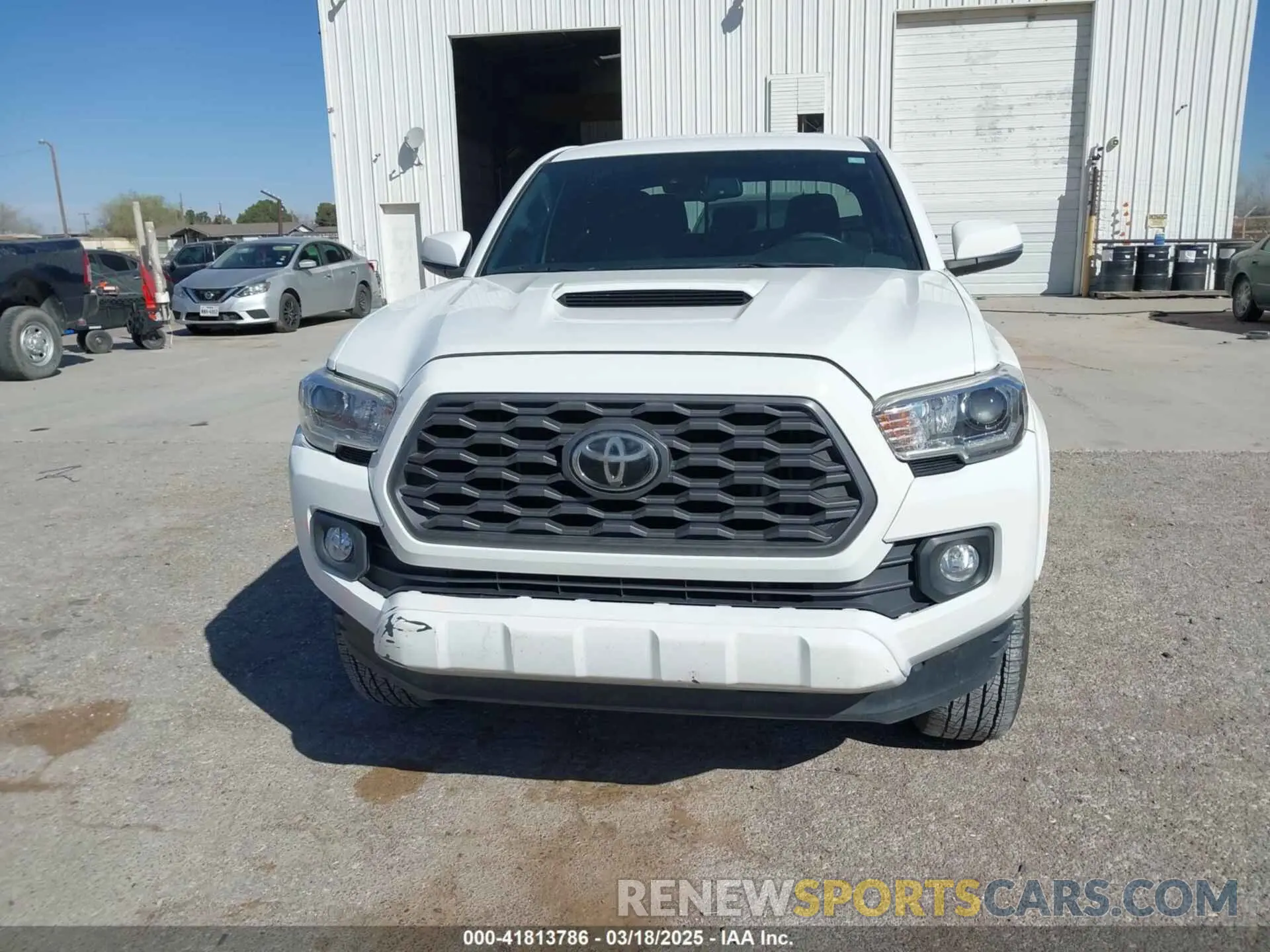 12 Photograph of a damaged car 3TMCZ5AN0LM350742 TOYOTA TACOMA 2020