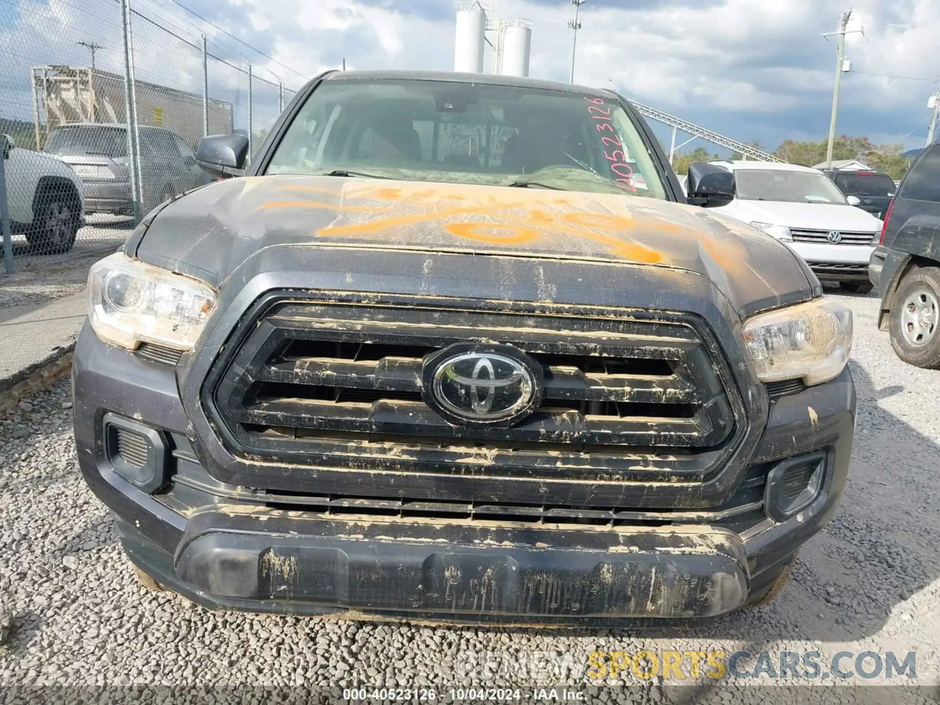 11 Photograph of a damaged car 3TMCZ5AN0LM353818 TOYOTA TACOMA 2020