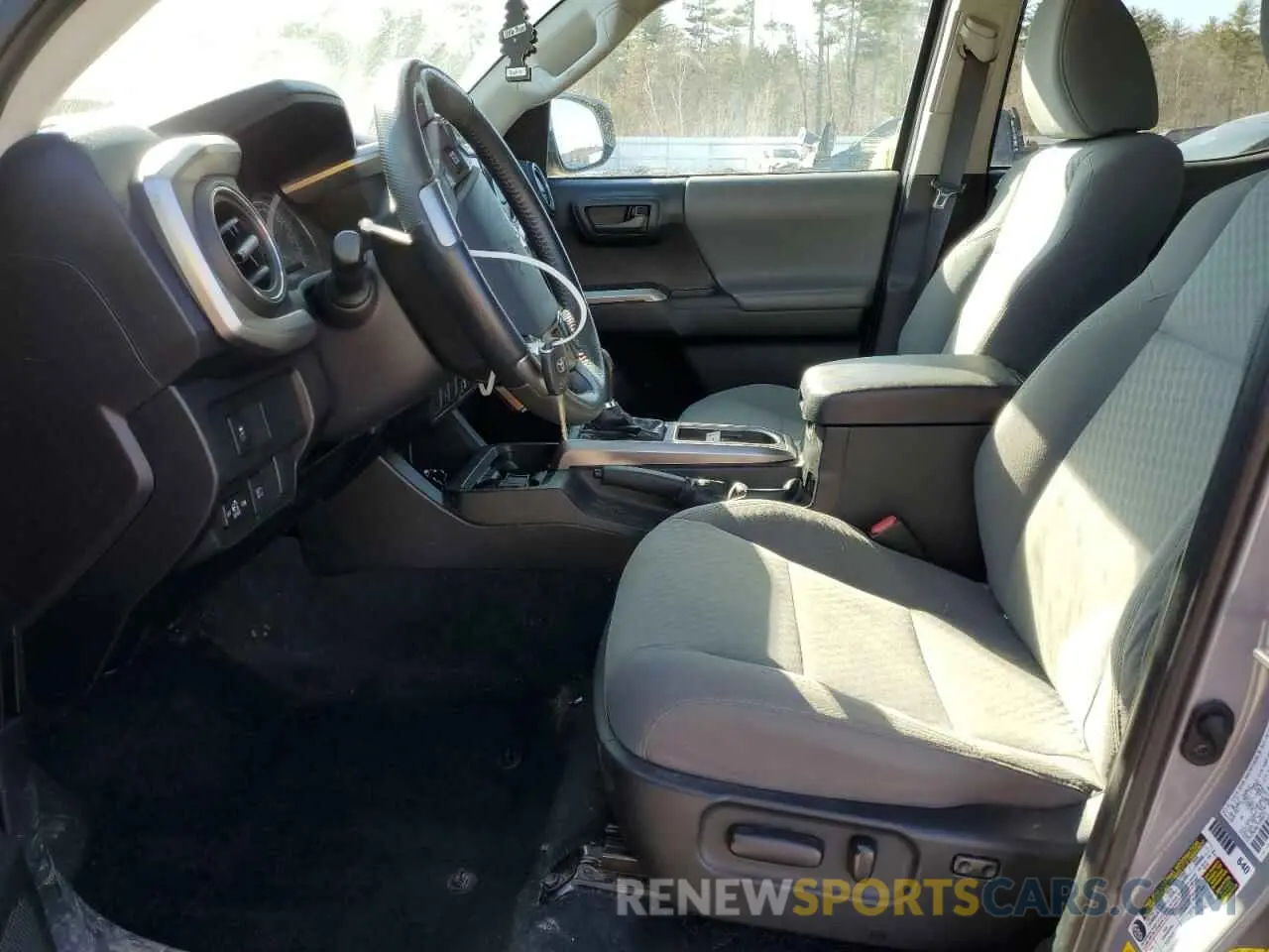 7 Photograph of a damaged car 3TMCZ5AN0LM358419 TOYOTA TACOMA 2020