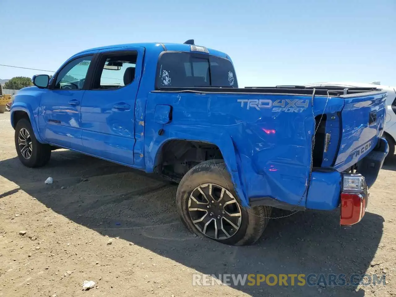 2 Photograph of a damaged car 3TMCZ5AN1LM293385 TOYOTA TACOMA 2020