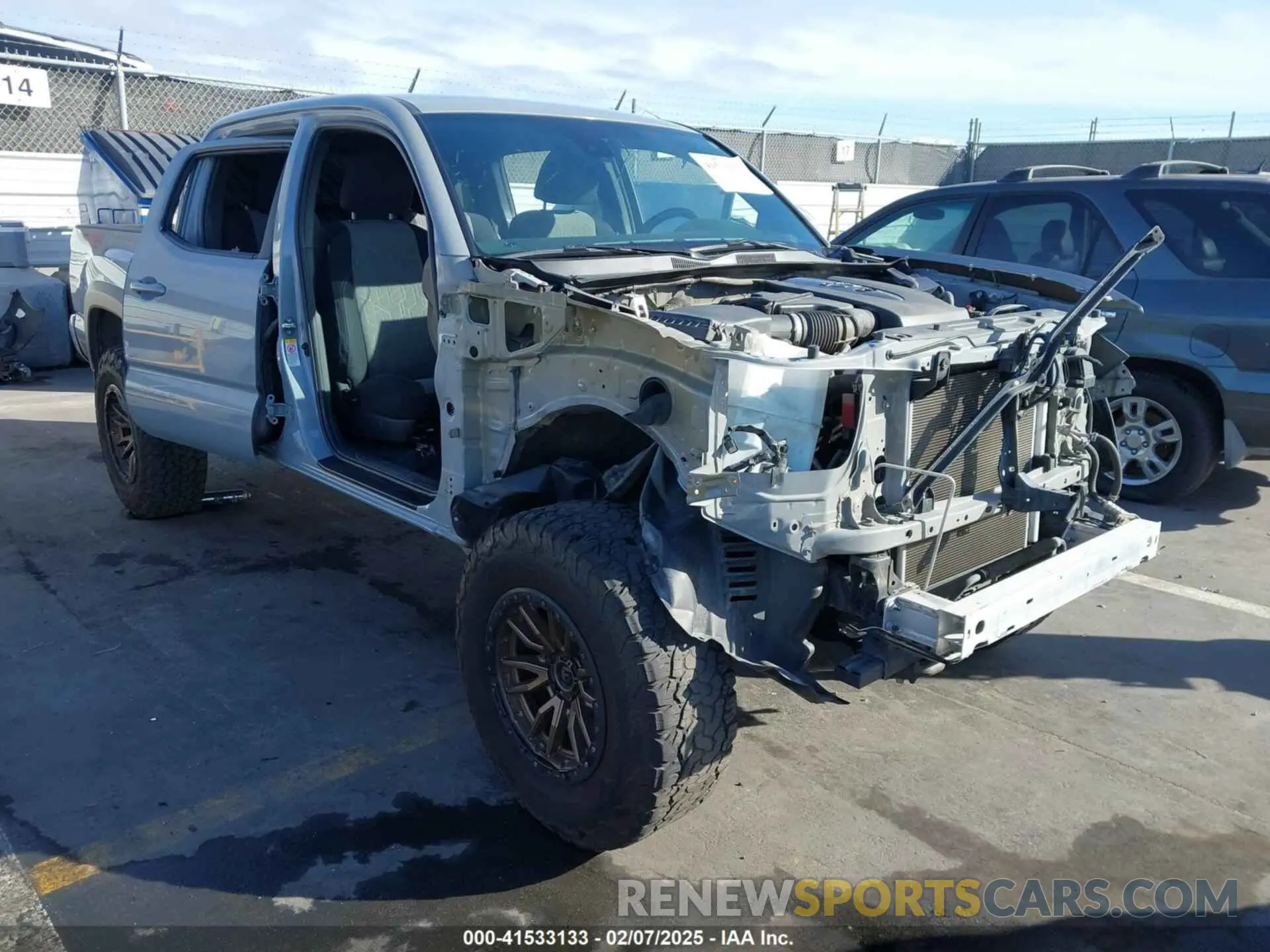 1 Photograph of a damaged car 3TMCZ5AN1LM293791 TOYOTA TACOMA 2020