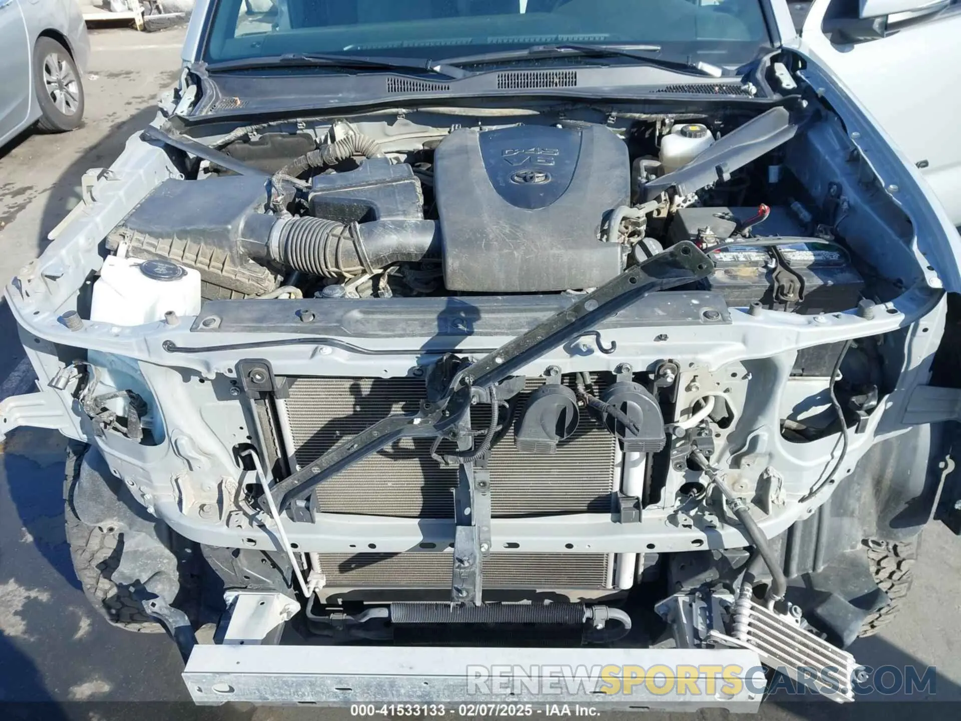 10 Photograph of a damaged car 3TMCZ5AN1LM293791 TOYOTA TACOMA 2020