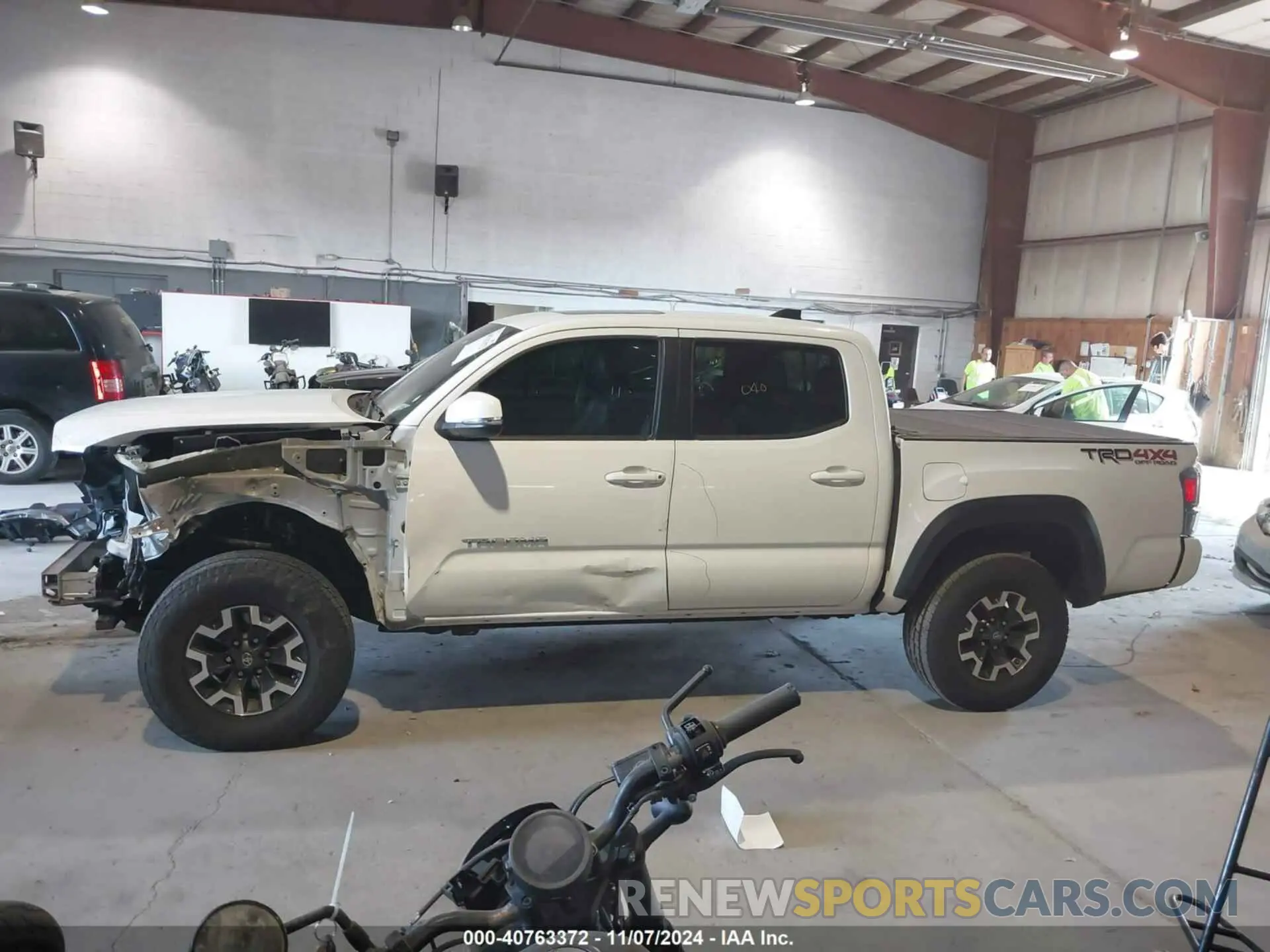 15 Photograph of a damaged car 3TMCZ5AN1LM302652 TOYOTA TACOMA 2020
