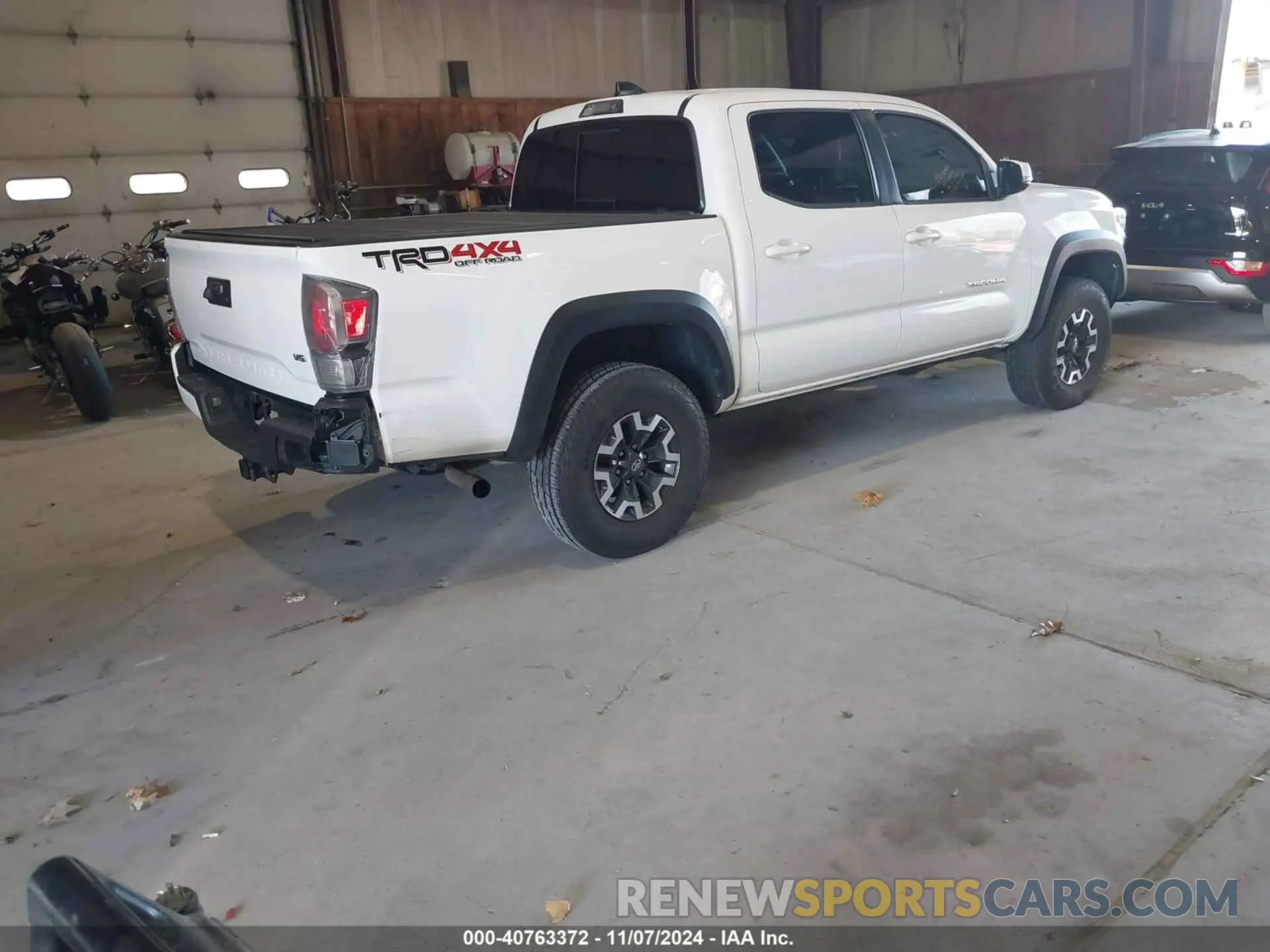 4 Photograph of a damaged car 3TMCZ5AN1LM302652 TOYOTA TACOMA 2020