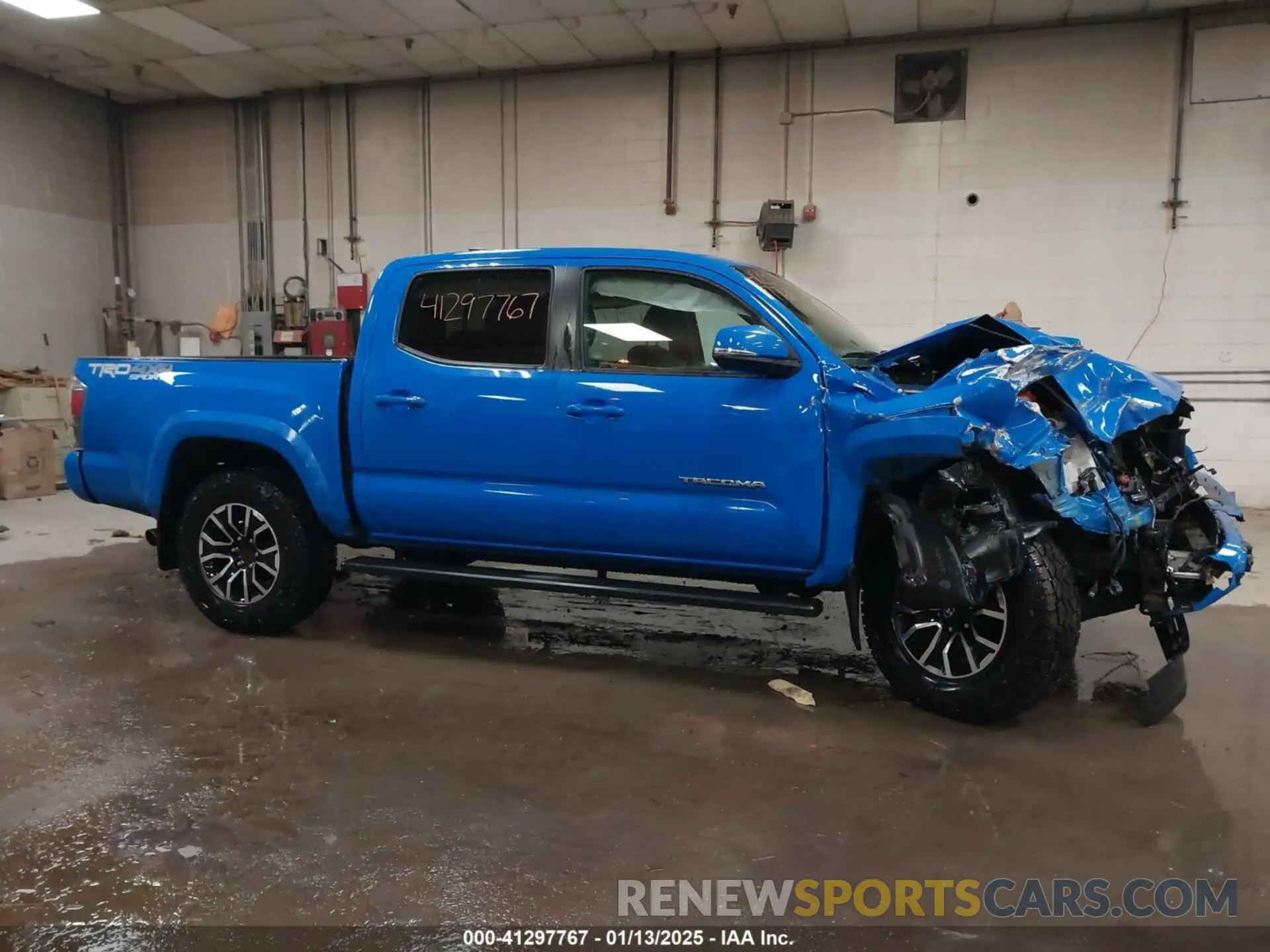 14 Photograph of a damaged car 3TMCZ5AN1LM325672 TOYOTA TACOMA 2020