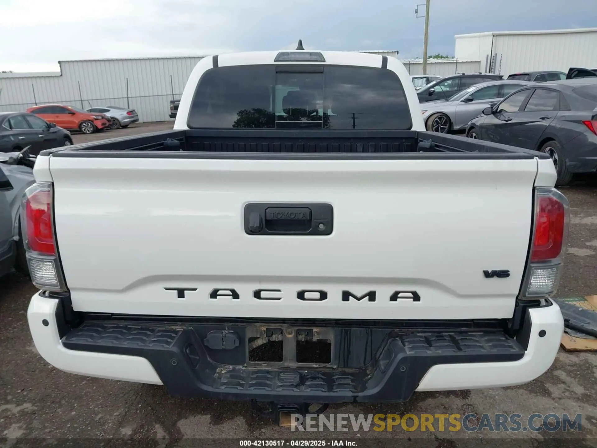 17 Photograph of a damaged car 3TMCZ5AN1LM337904 TOYOTA TACOMA 2020