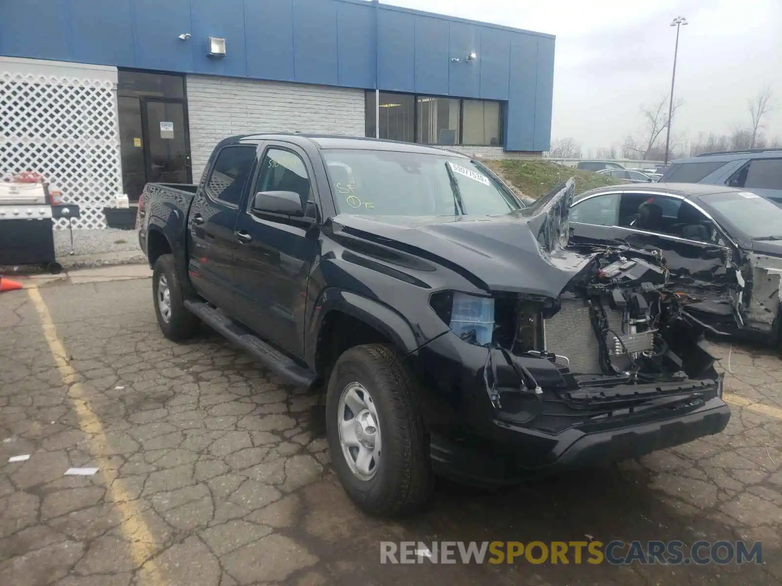 1 Photograph of a damaged car 3TMCZ5AN1LM338728 TOYOTA TACOMA 2020