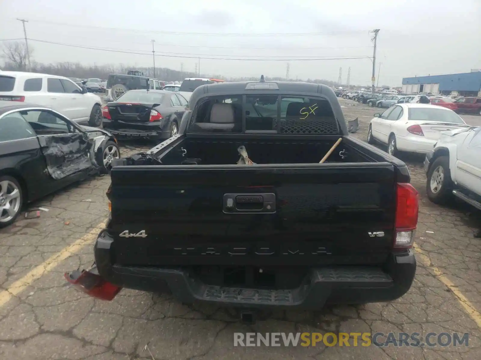 6 Photograph of a damaged car 3TMCZ5AN1LM338728 TOYOTA TACOMA 2020