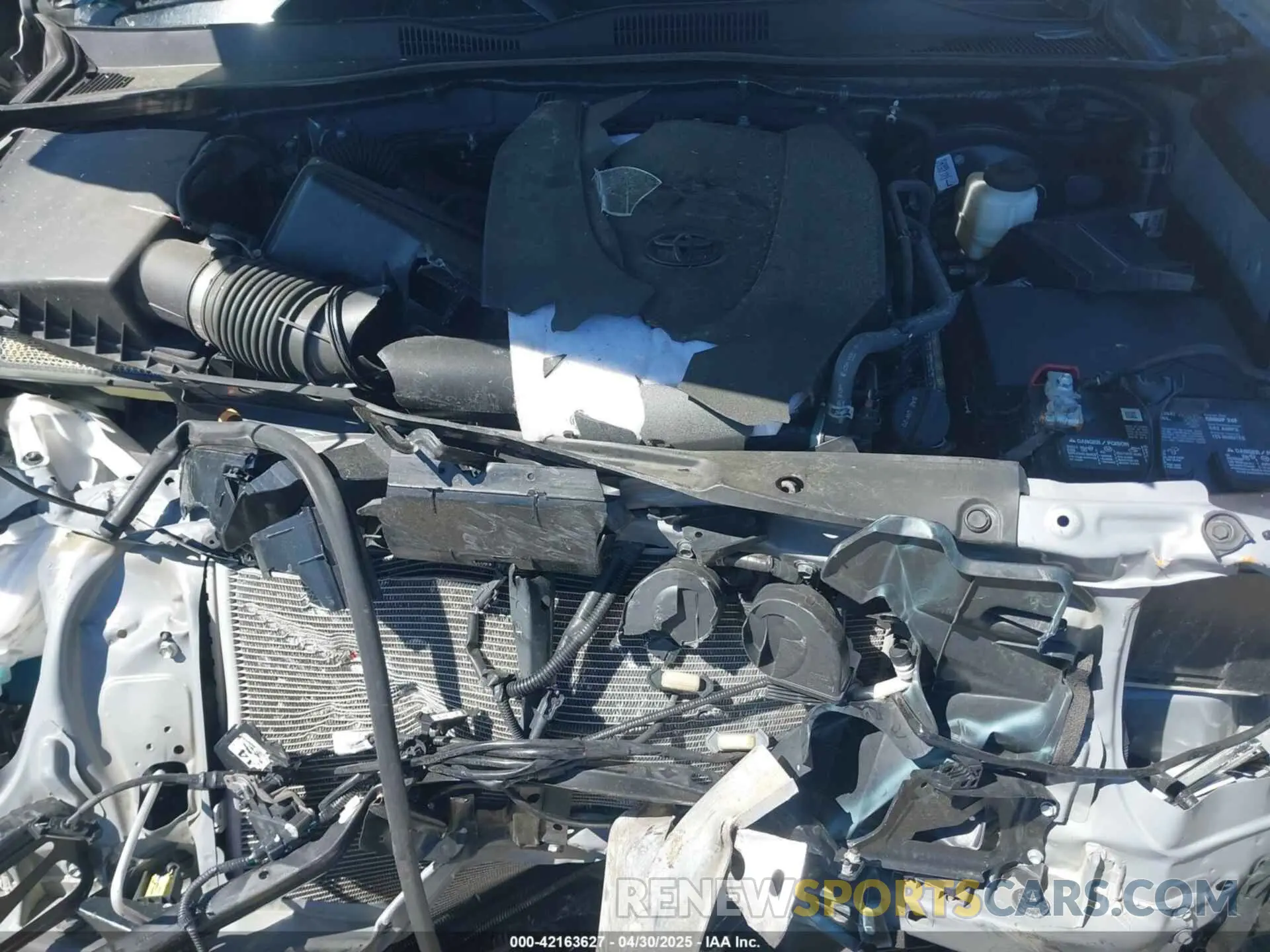 10 Photograph of a damaged car 3TMCZ5AN1LM353102 TOYOTA TACOMA 2020