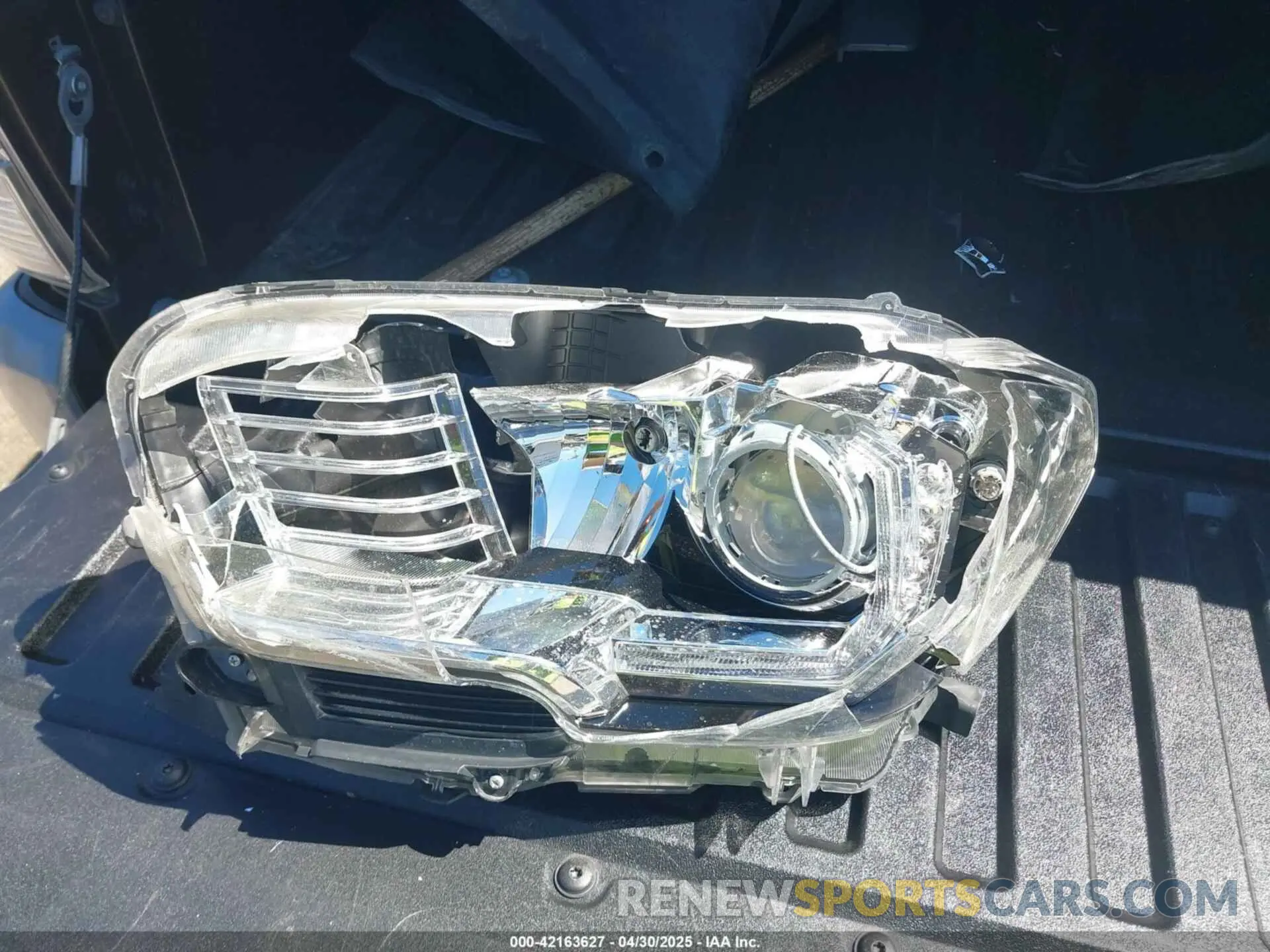11 Photograph of a damaged car 3TMCZ5AN1LM353102 TOYOTA TACOMA 2020