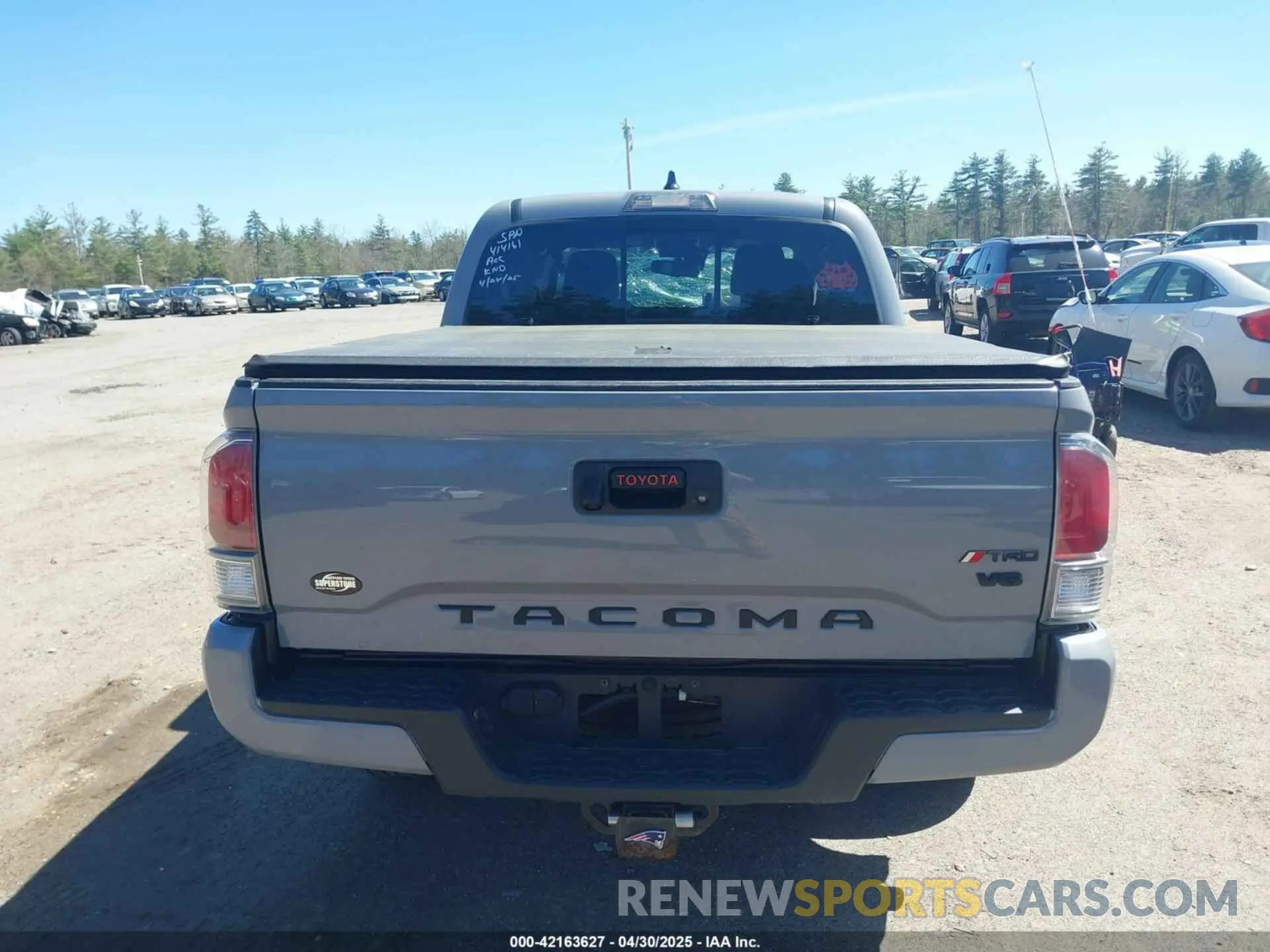 16 Photograph of a damaged car 3TMCZ5AN1LM353102 TOYOTA TACOMA 2020